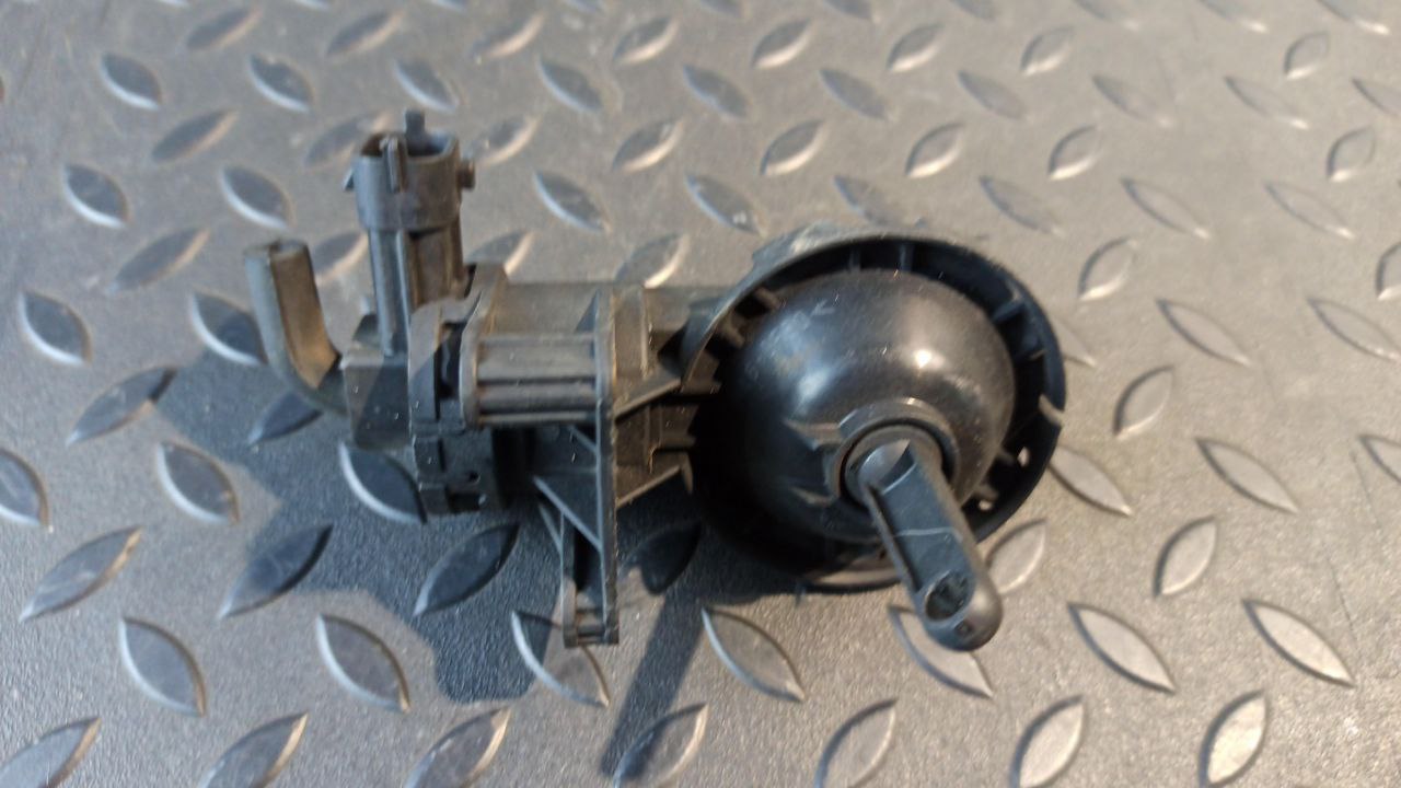 Клапан воздушный Opel Astra/H 2004-2014