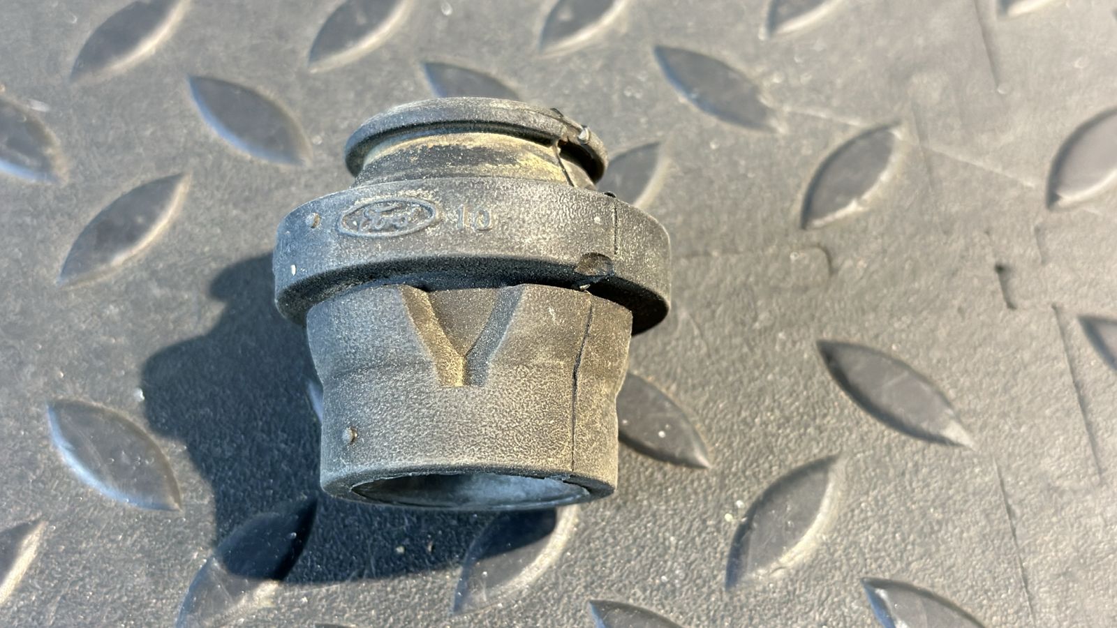 Кронштейн радиатора Ford Mondeo/3 2000-2007