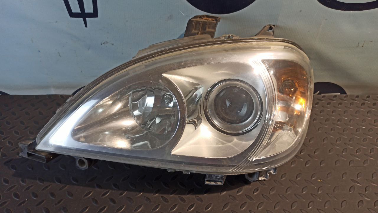 Фара левая Mercedes M/W163 1997-2005