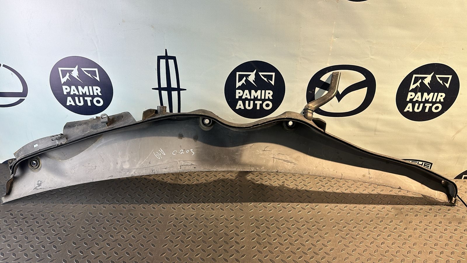 Решетка под лобовое стекло (Жабо) Mercedes C/W203 2000-2008