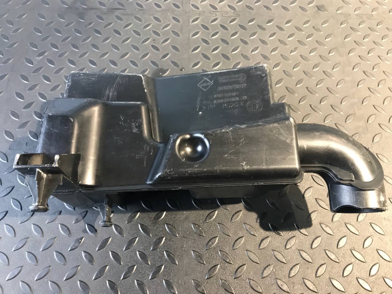 Резонатор воздушного фильтра Renault Megane/2 2002-2009