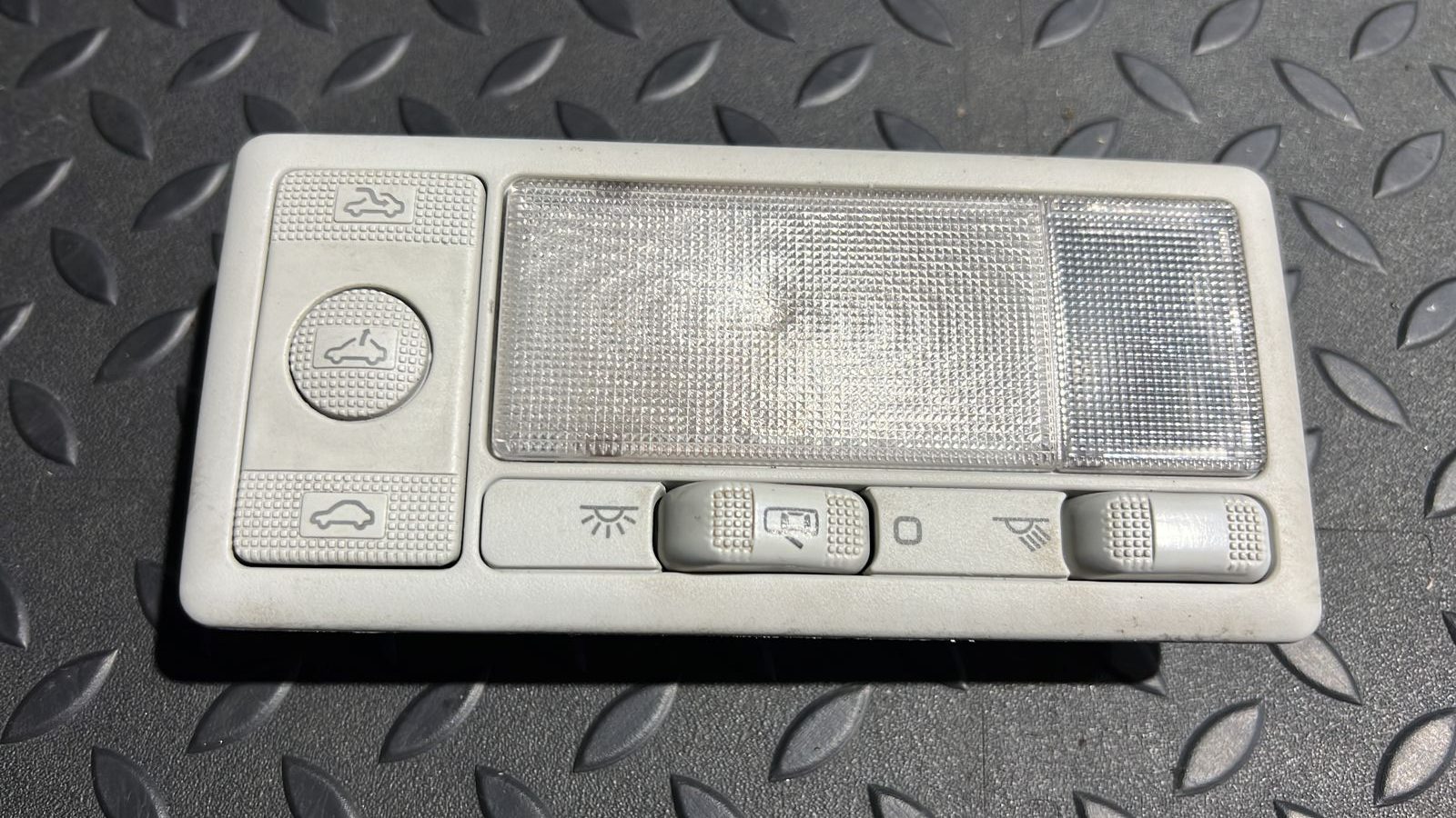 Плафон салонный Ford Galaxy 1995-2006