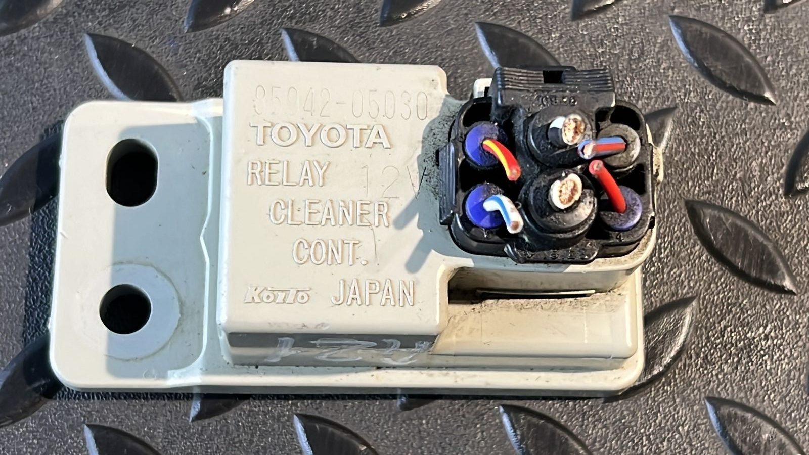 Реле Toyota Avensis/2 2003-2009