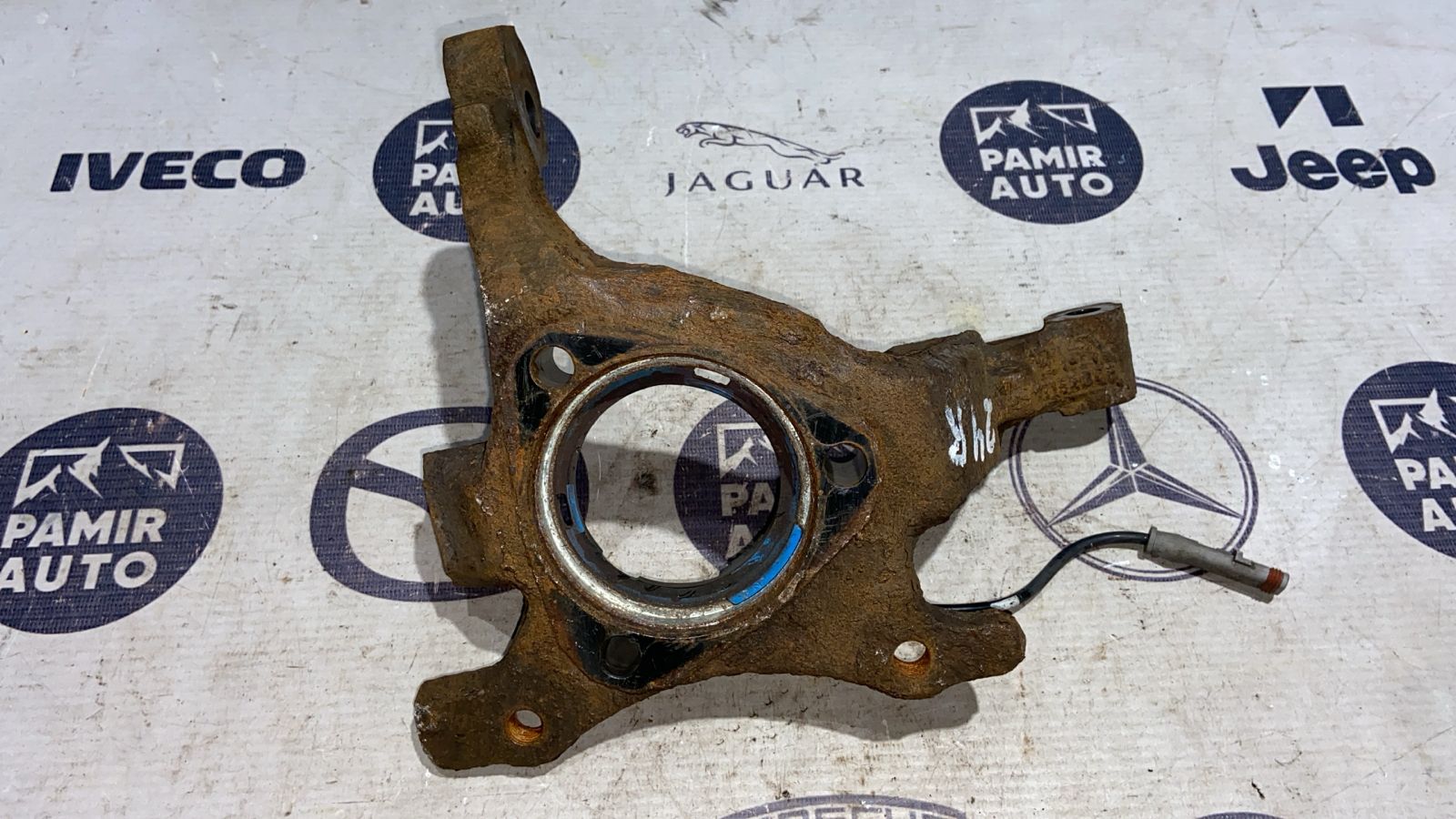 Кулак поворотный передний правый Opel Astra/H 2004-2014