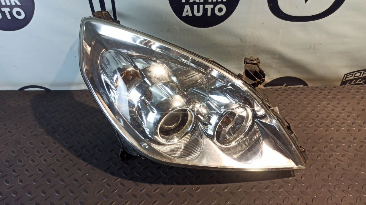 Фара правая Opel Signum 2003-2008