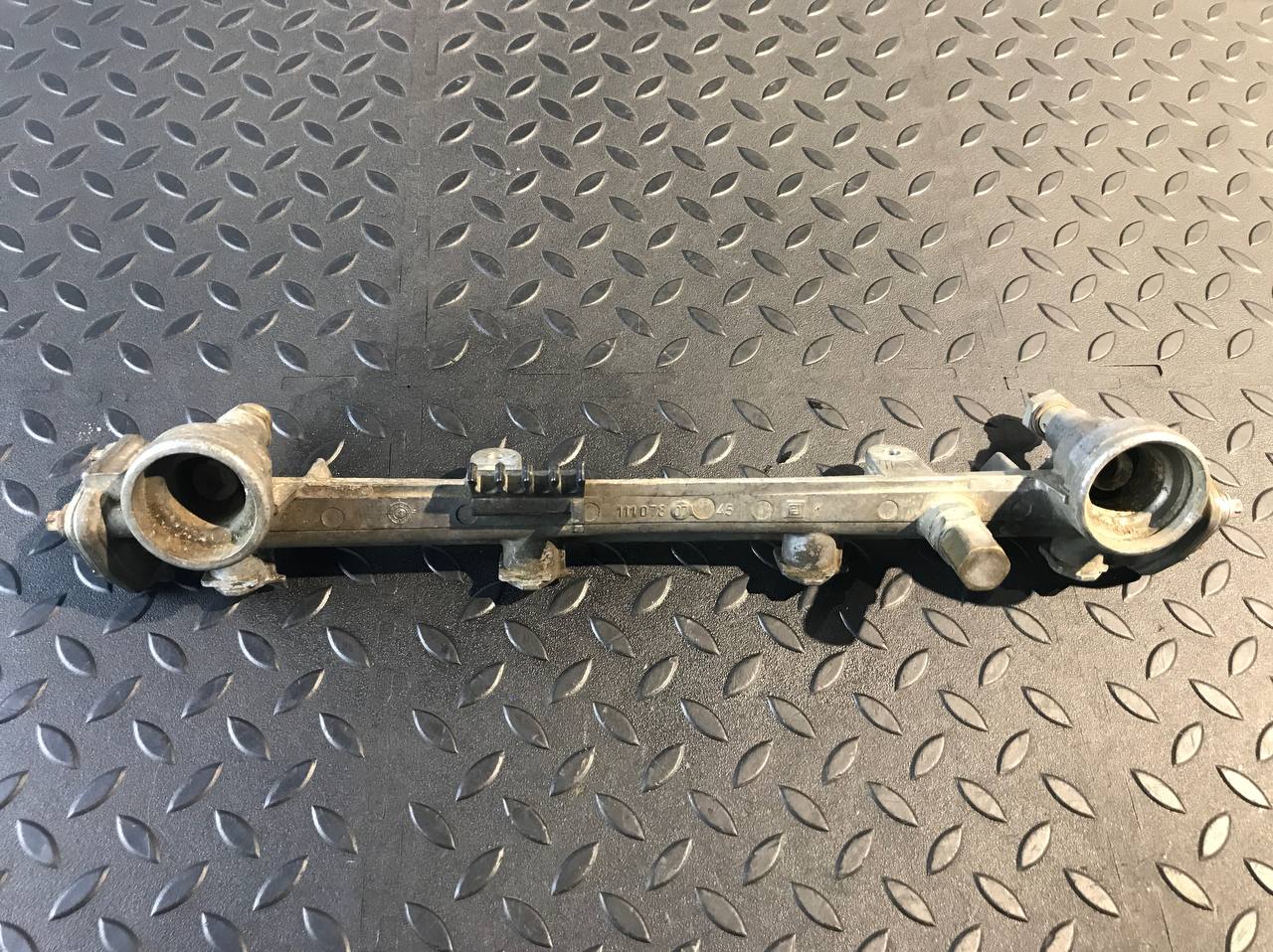 Рампа топливная Mercedes C/W202 1993-2001