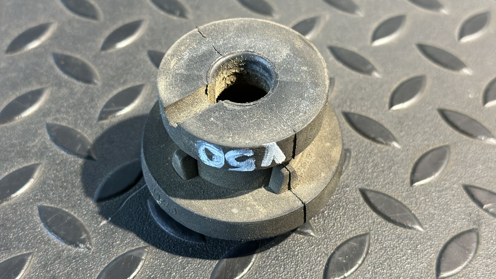 Кронштейн радиатора Ford Focus 1998-2007