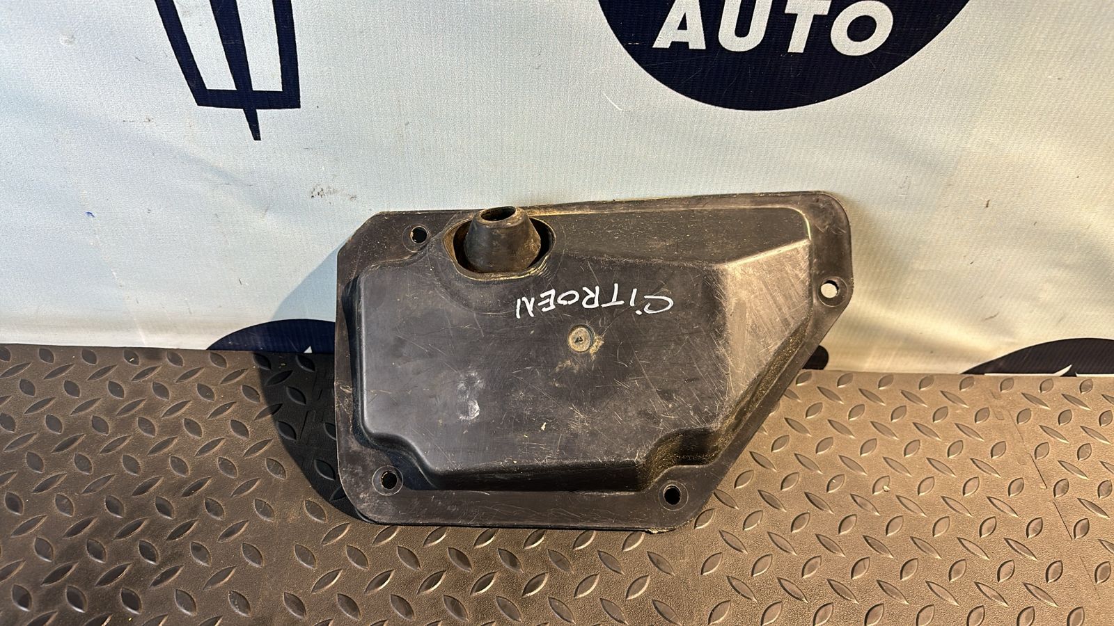 Решетка под лобовое стекло (Жабо) правая Citroen C4 2004-2014