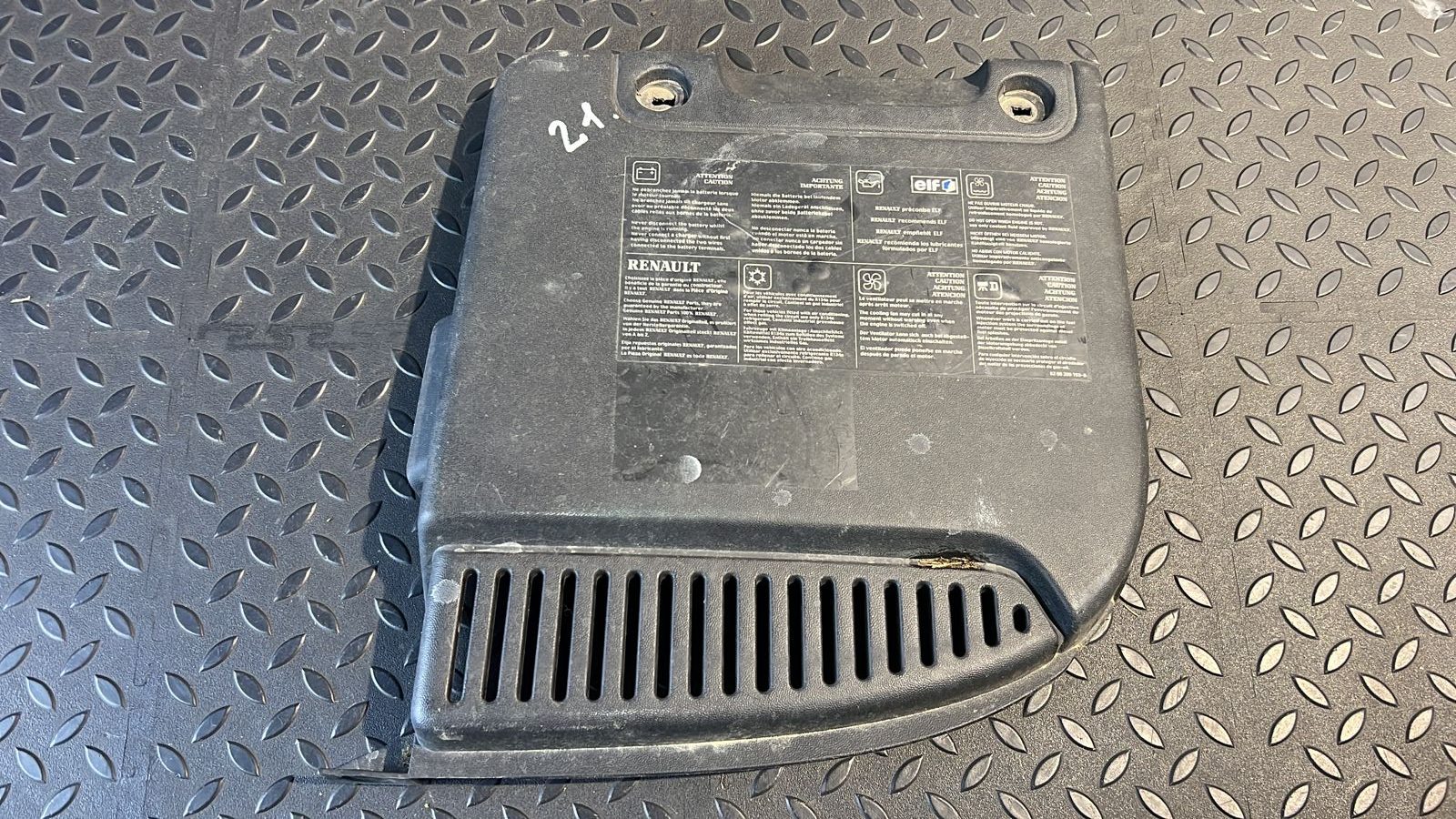 Крышка АКБ Renault Megane/2 2002-2009