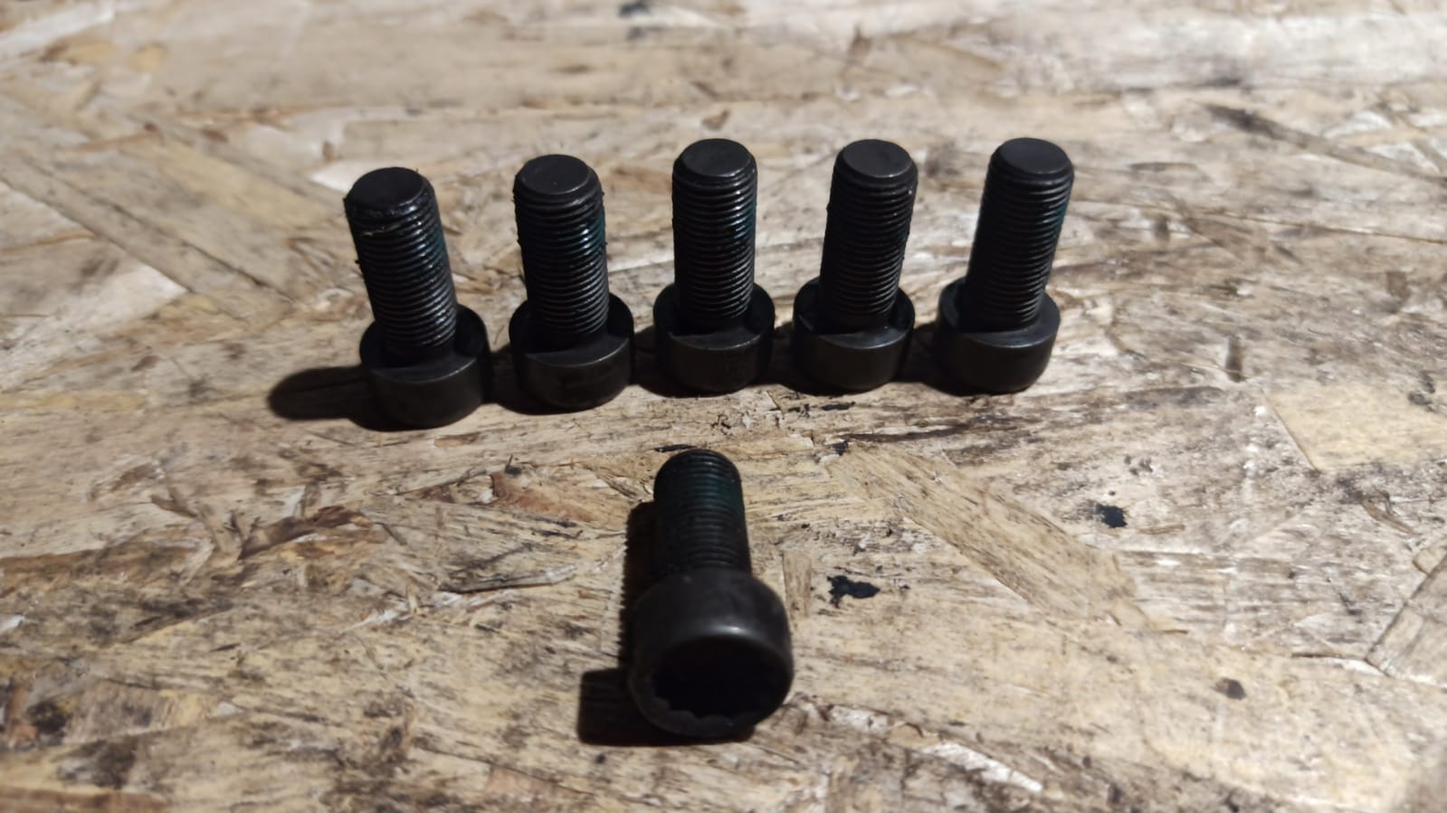 Болт маховика Ford Galaxy 1995-2006