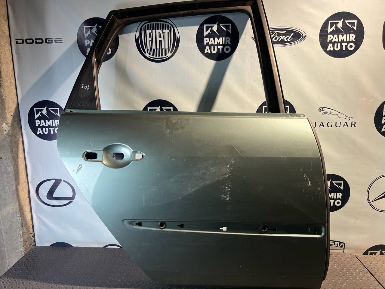 Дверь задняя правая Renault Scenic/2 2003-2009