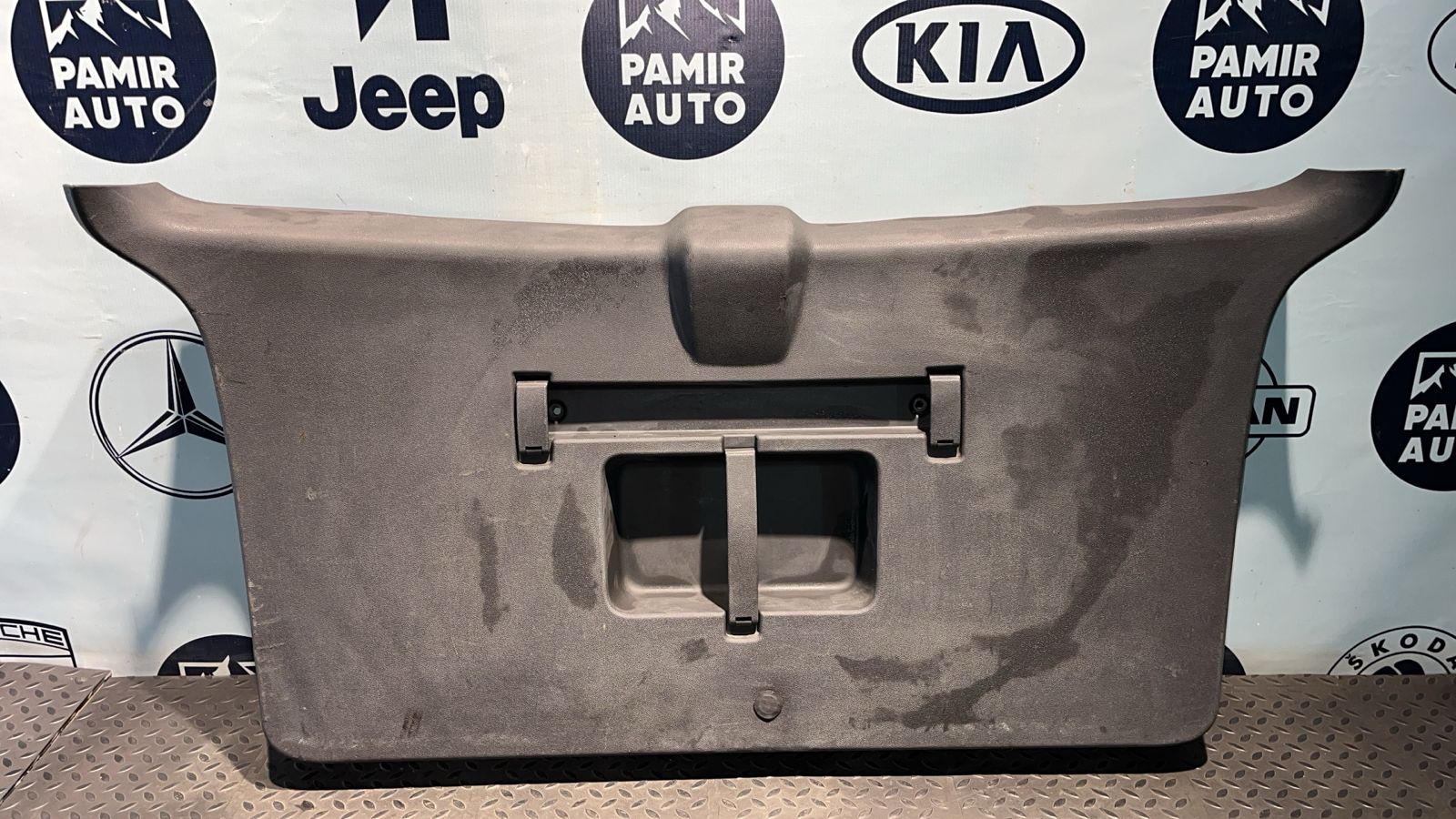 Обшивка двери багажника Opel Zafira/B 2005-2014