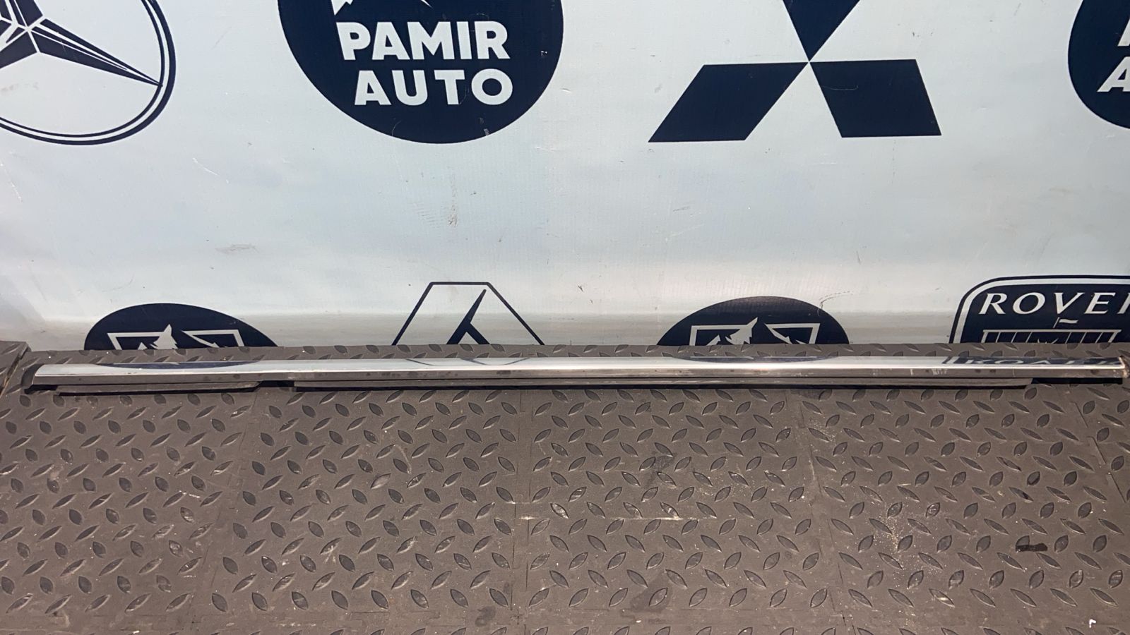 Уплотнитель двери задний левый Opel Vectra/C 2002-2008