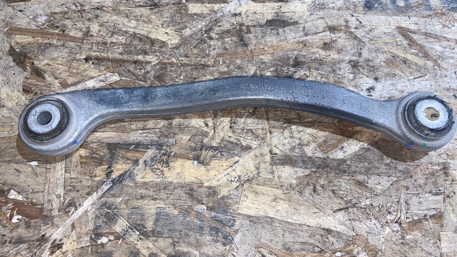 Рычаг задний левый Mercedes E/W211 2002-2009