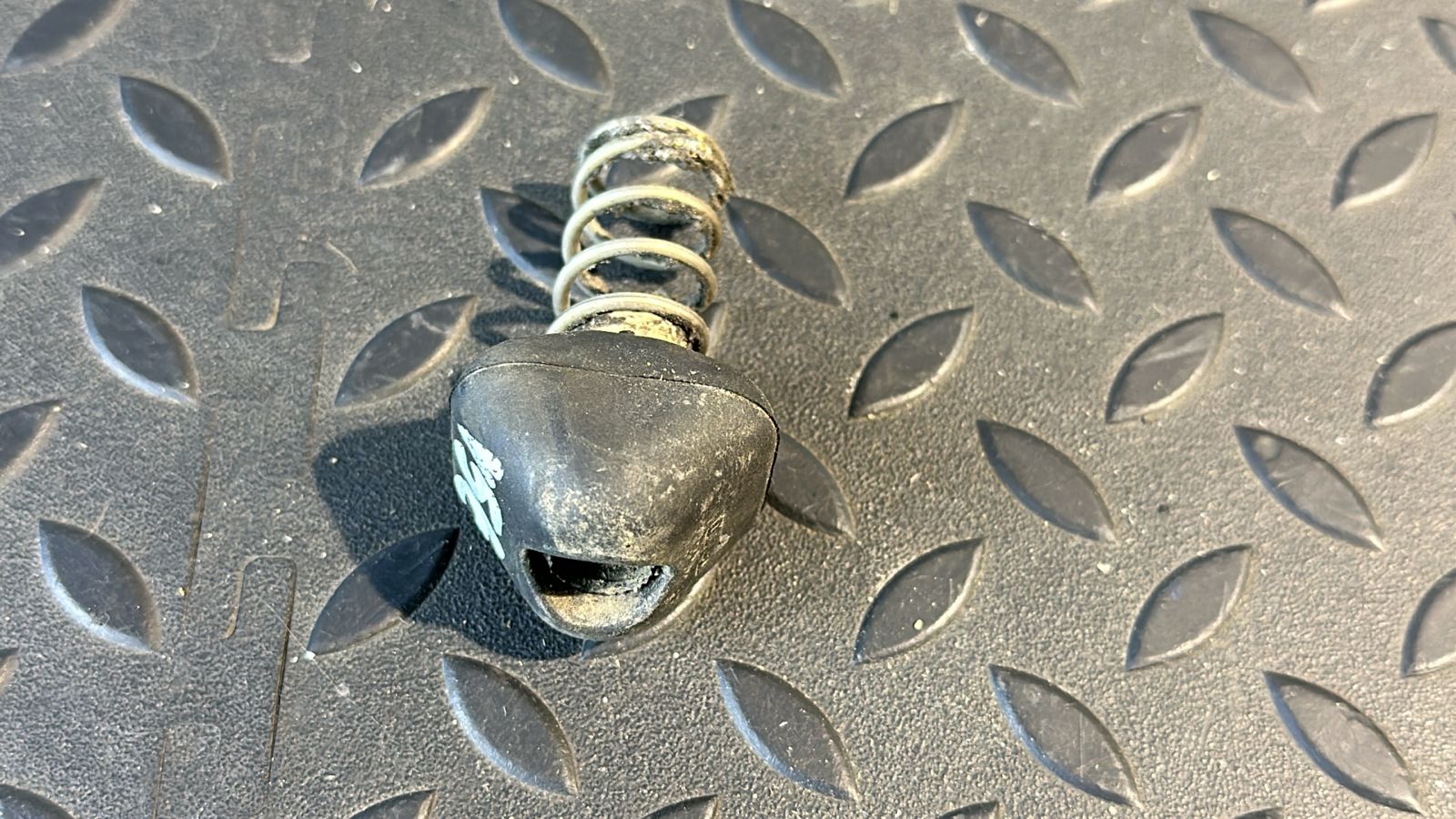 Кронштейн радиатора Opel Vectra/C 2002-2008