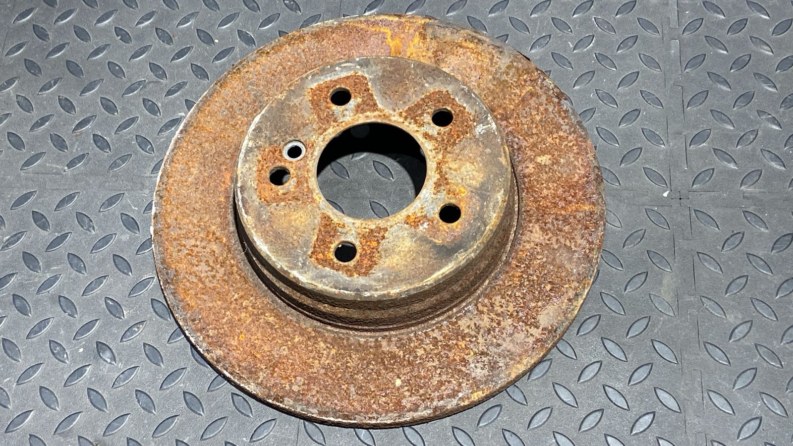 Диск тормозной задний Mercedes E/W210 1995-2003