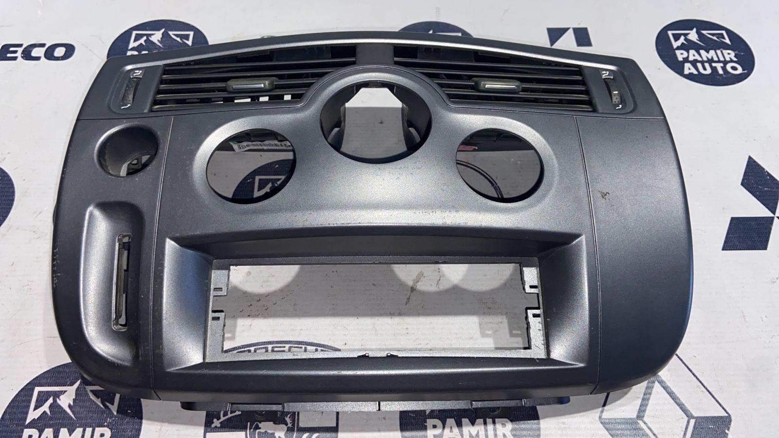 Накладка на торпедо Renault Scenic/2 2003-2009