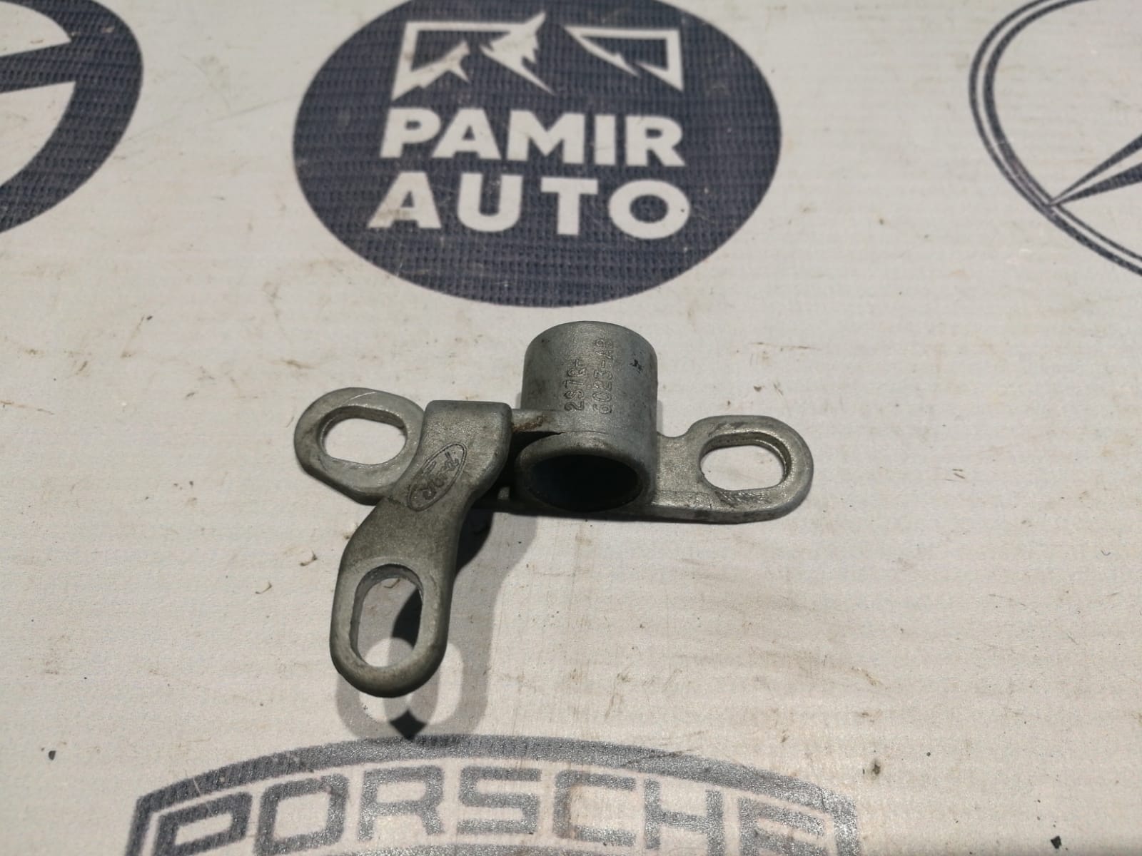 Кронштейн датчика положения коленвала Ford Mondeo/3 2000-2007