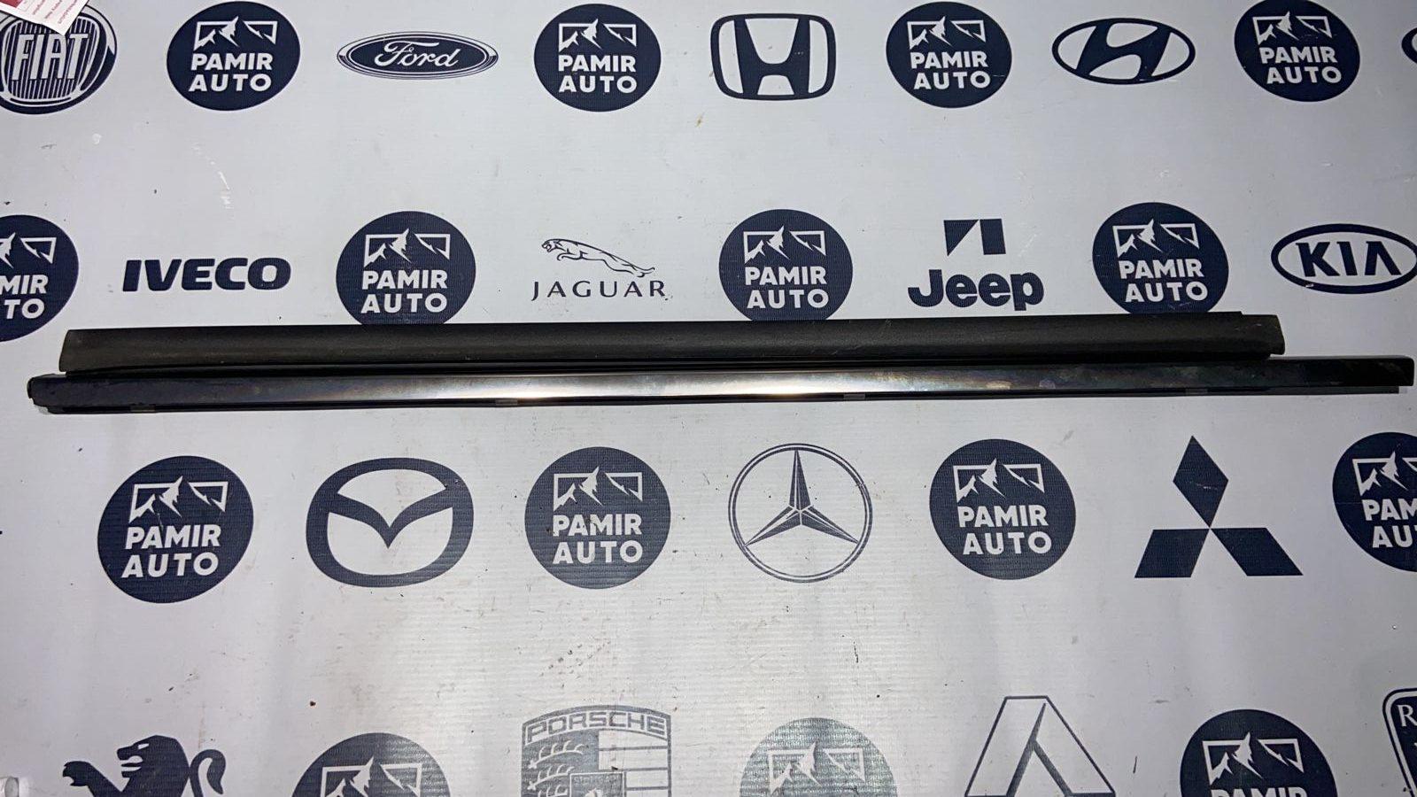 Уплотнитель двери передний левый Mercedes E/W211 2002-2009