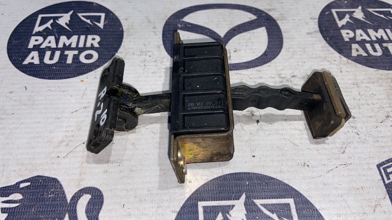 Ограничитель двери задний Mercedes C/W203 2000-2008