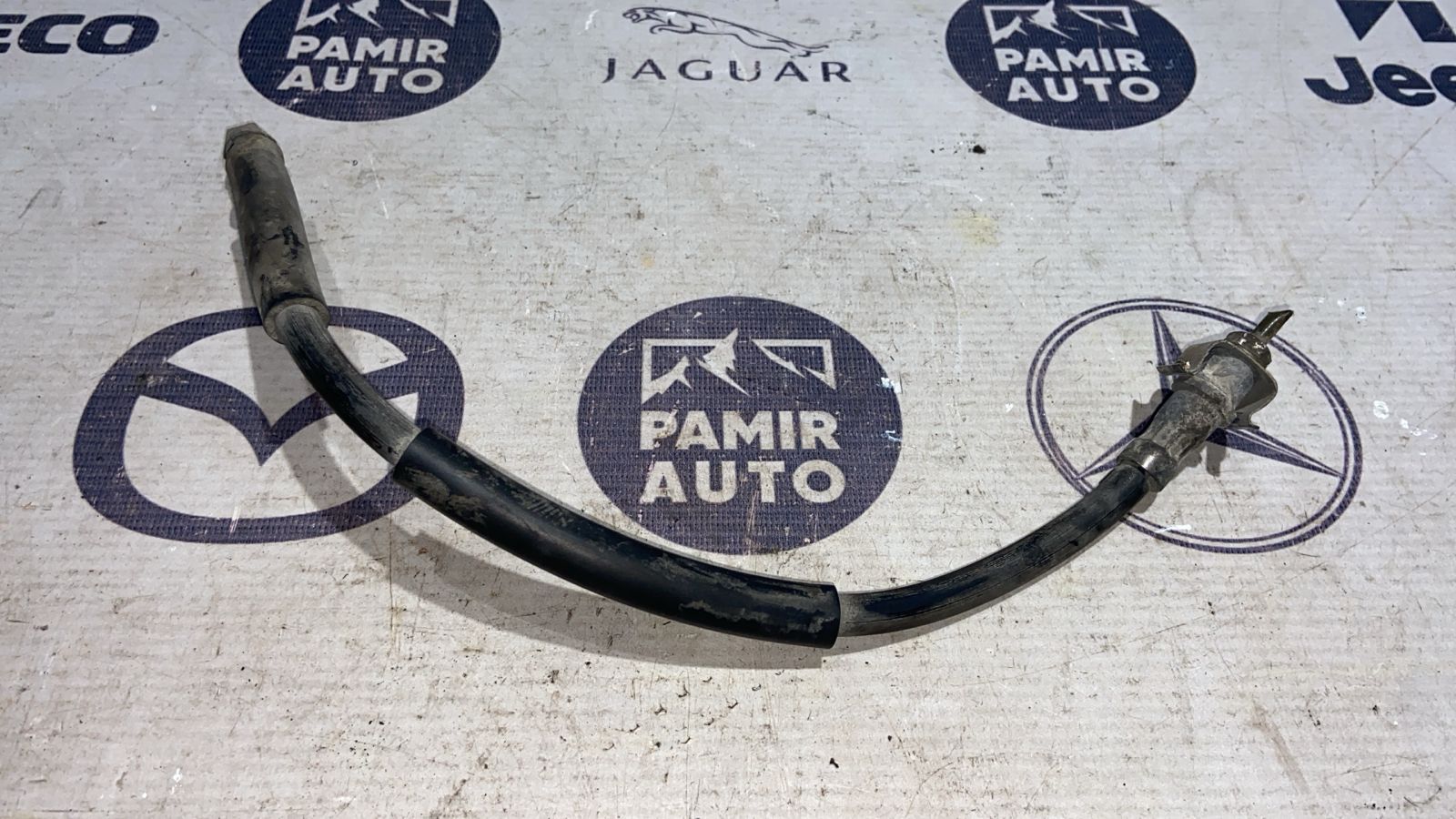 Шланг тормозной передний Mercedes E/W211 2002-2009