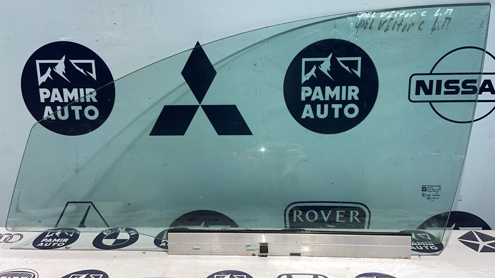 Стекло двери переднее левое Opel Vectra/C 2002-2008