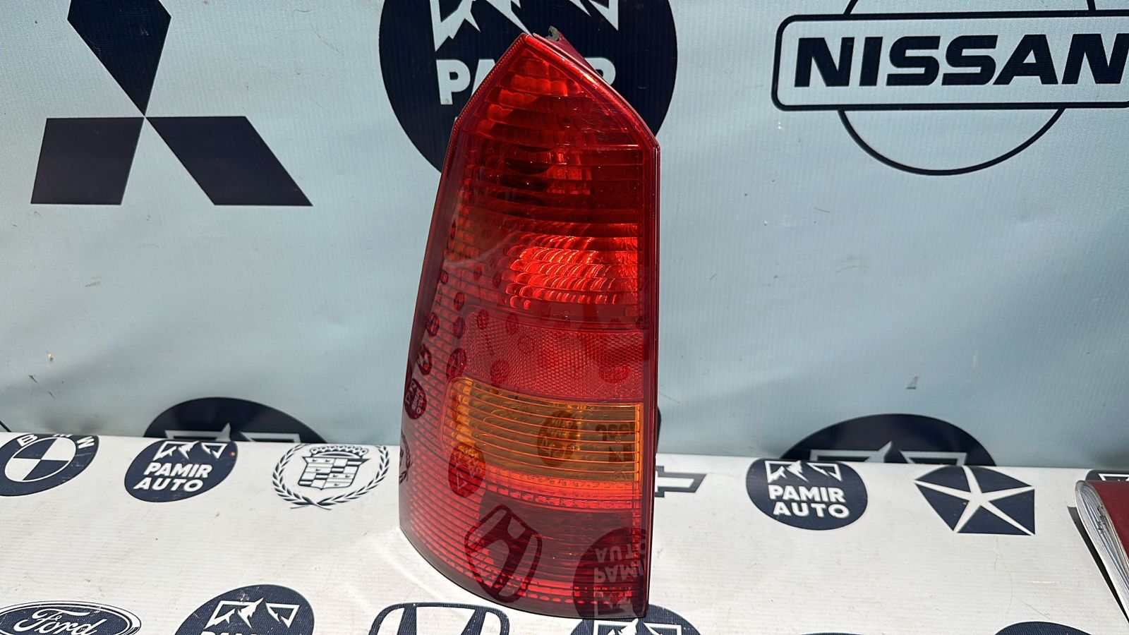 Фонарь задний левый Ford Focus 1998-2007