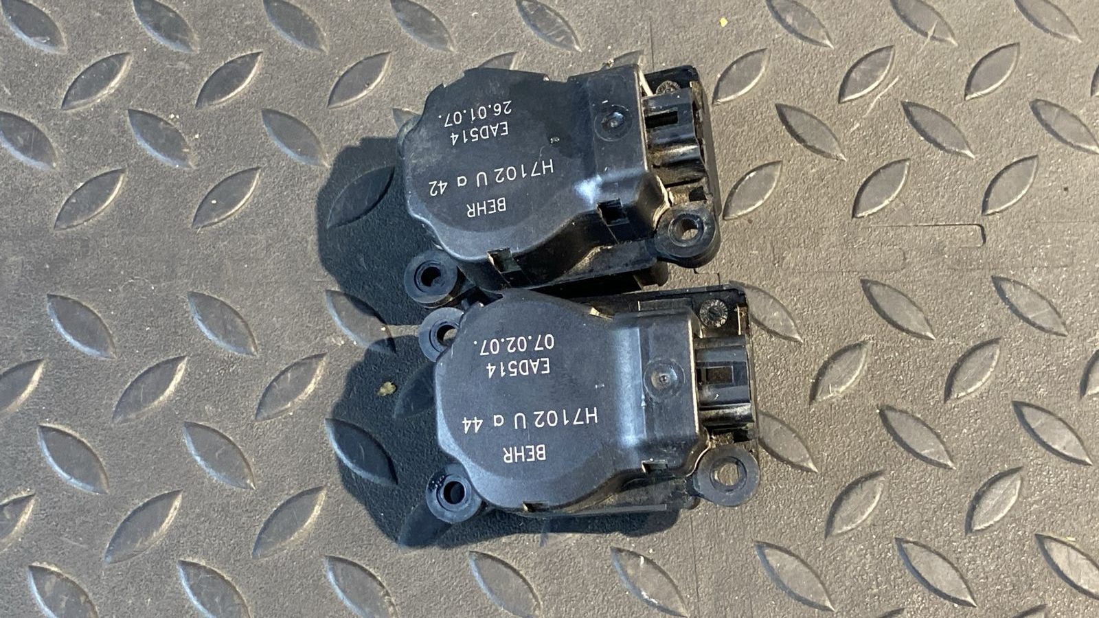 Моторчик заслонки отопителя Opel Zafira/B 2005-2014