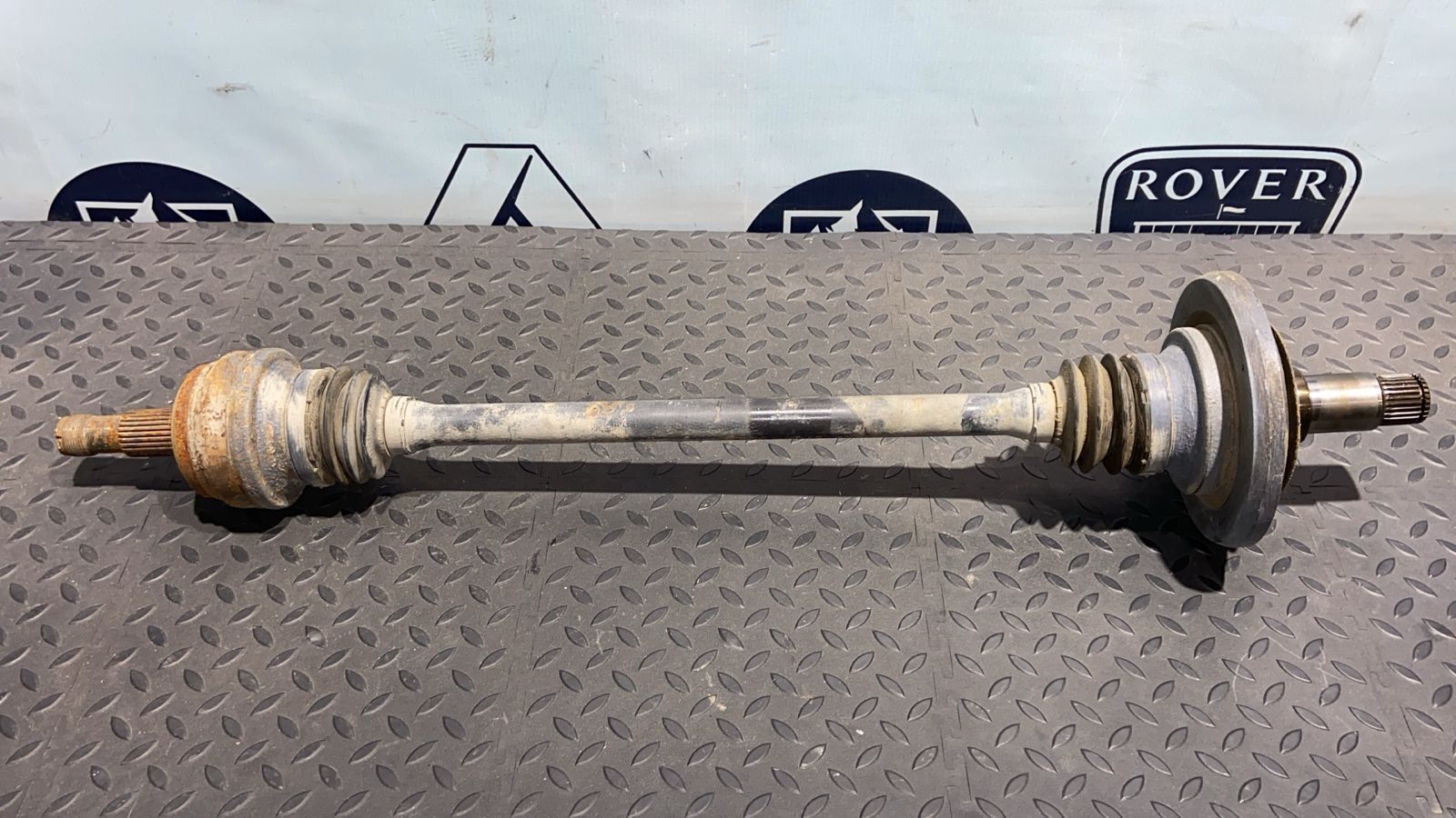 Полуось задняя правая Mercedes E/W211 2002-2009