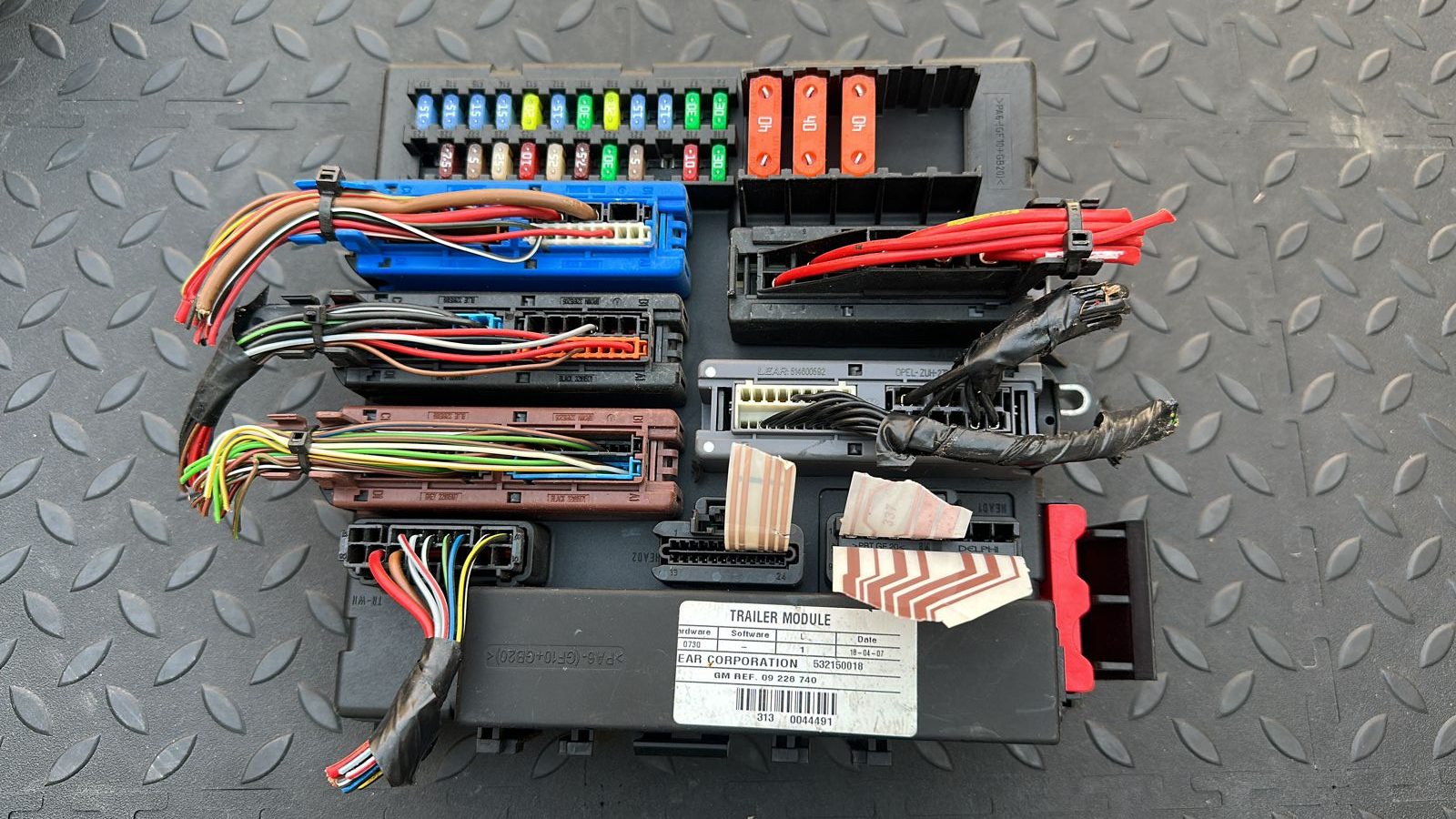 Блок предохранителей Opel Vectra/C 2002-2008