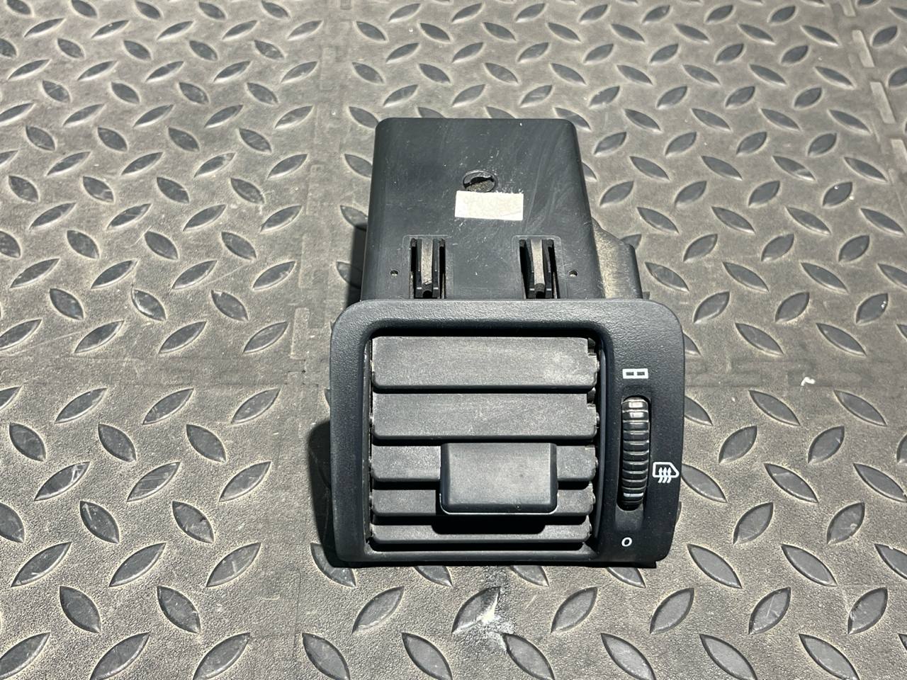 Дефлектор воздушный левый Mercedes M/W163 1997-2005