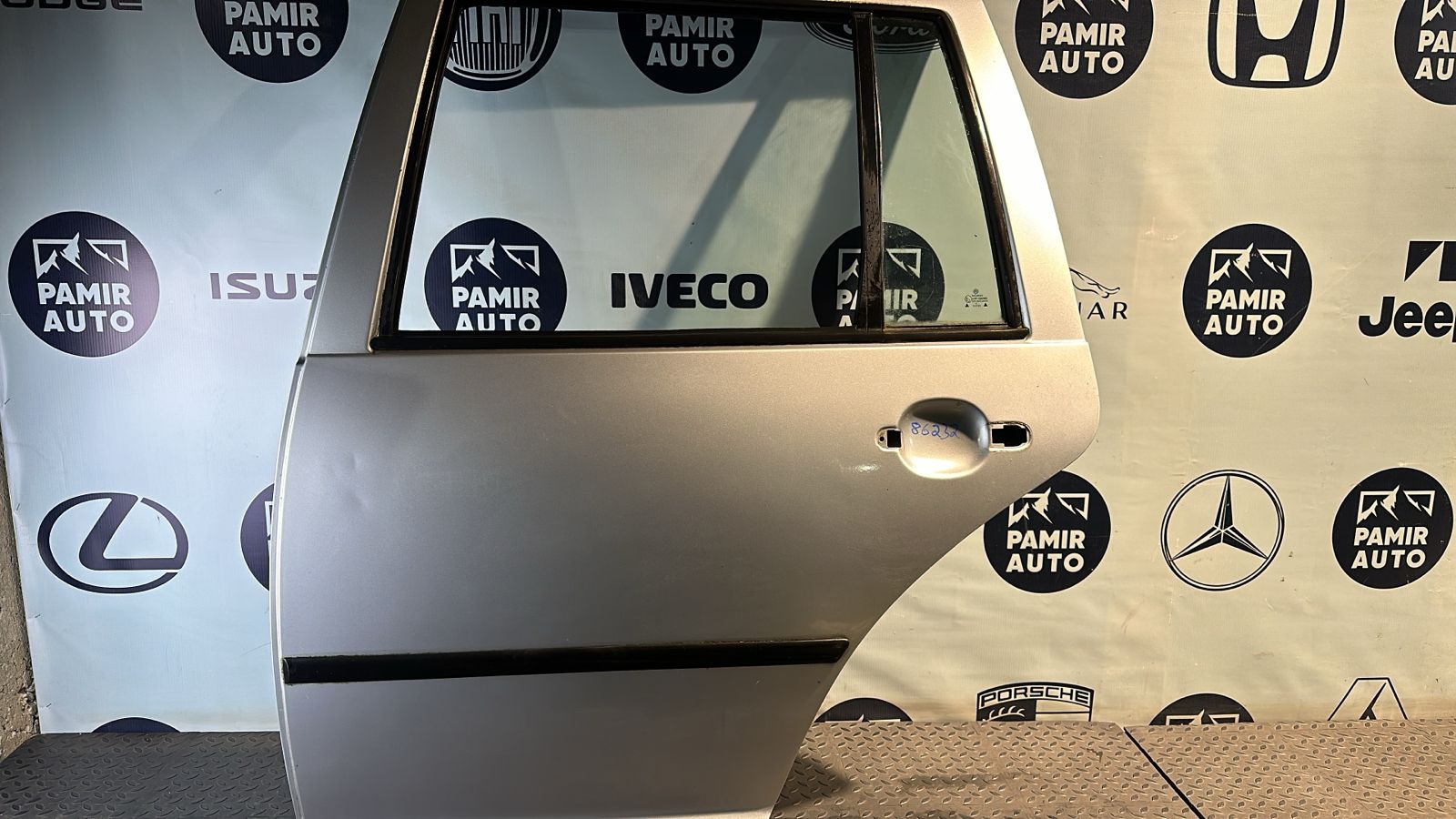 Дверь задняя левая Volkswagen Golf/4 1997-2006