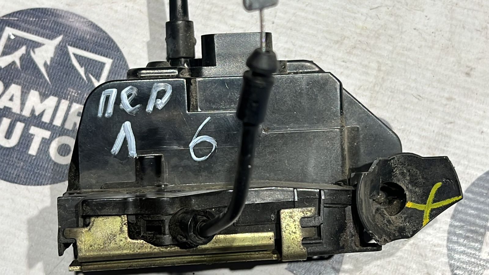 Замок двери передний левый Renault Scenic/2 2003-2009