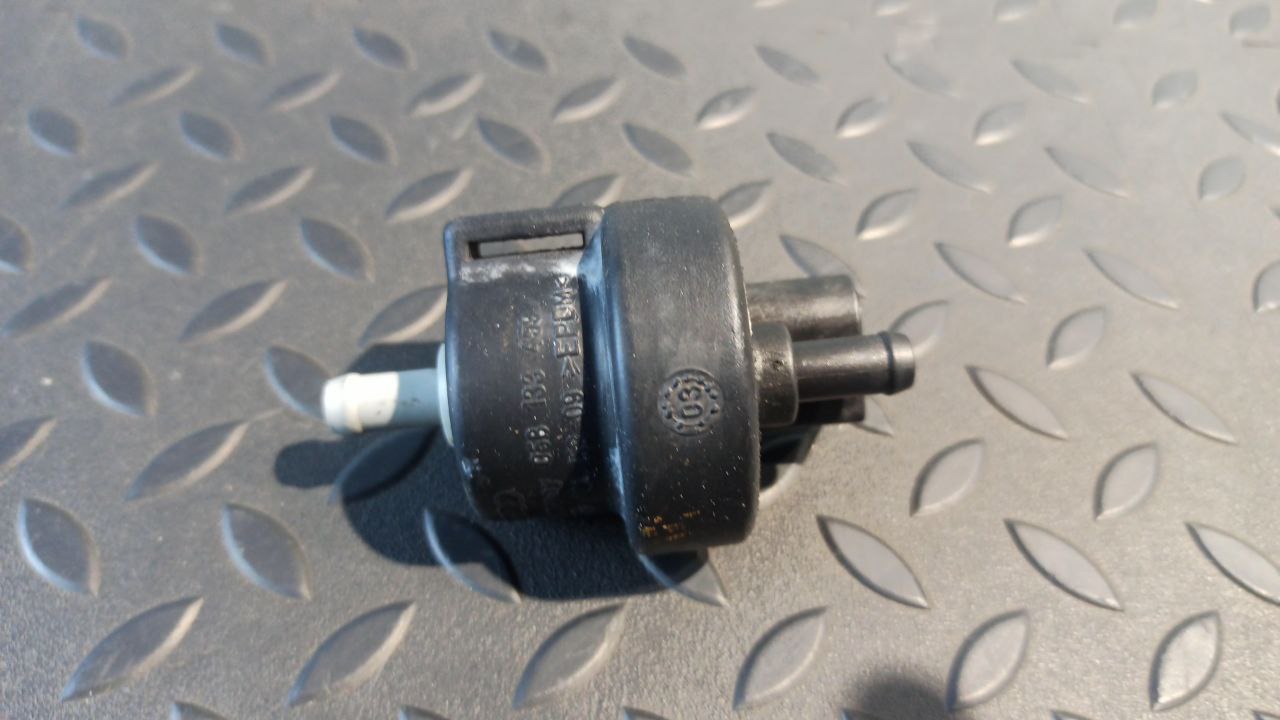 Клапан вентиляции топливного бака Volkswagen Golf/5 2003-2009