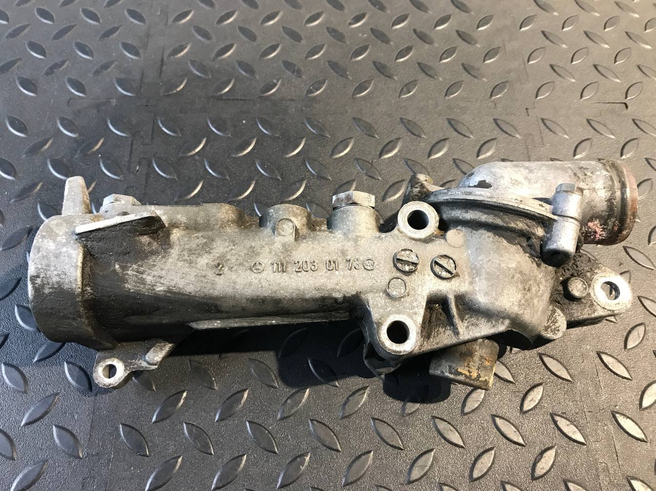 Корпус термостата Mercedes C/W202 1993-2001