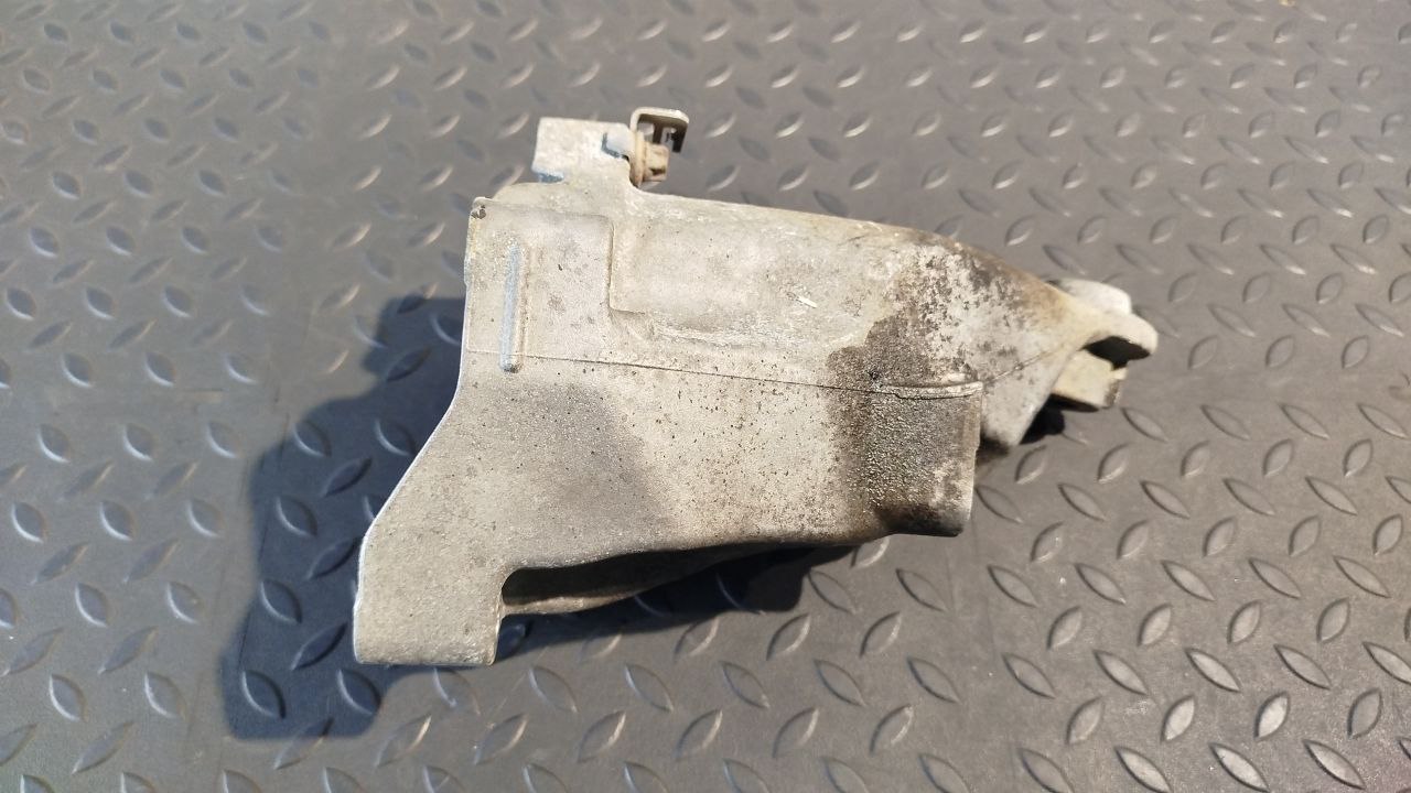 Кронштейн двигателя Mercedes C/W204 2006-2015