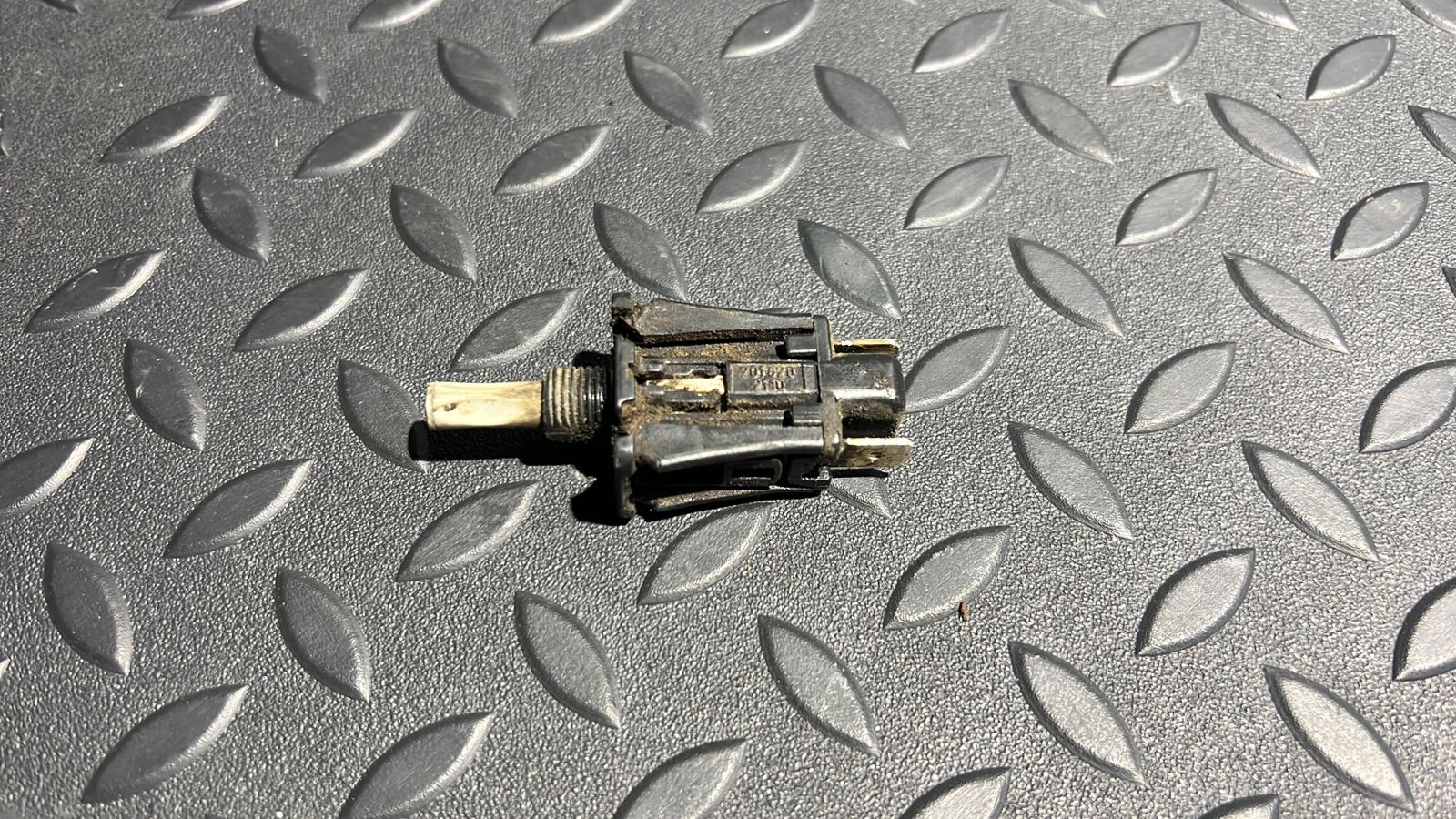 Выключатель концевой Mercedes C/W202 1993-2001