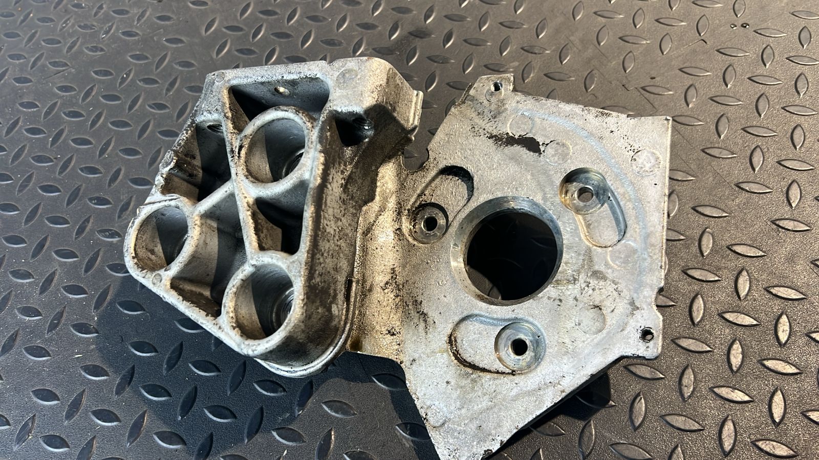 Кронштейн ТНВД Opel Vivaro/A 2001-2014