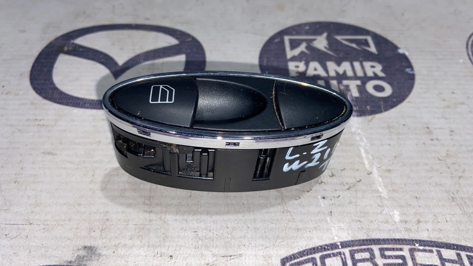 Кнопка стеклоподъемника задняя Mercedes E/W211 2002-2009