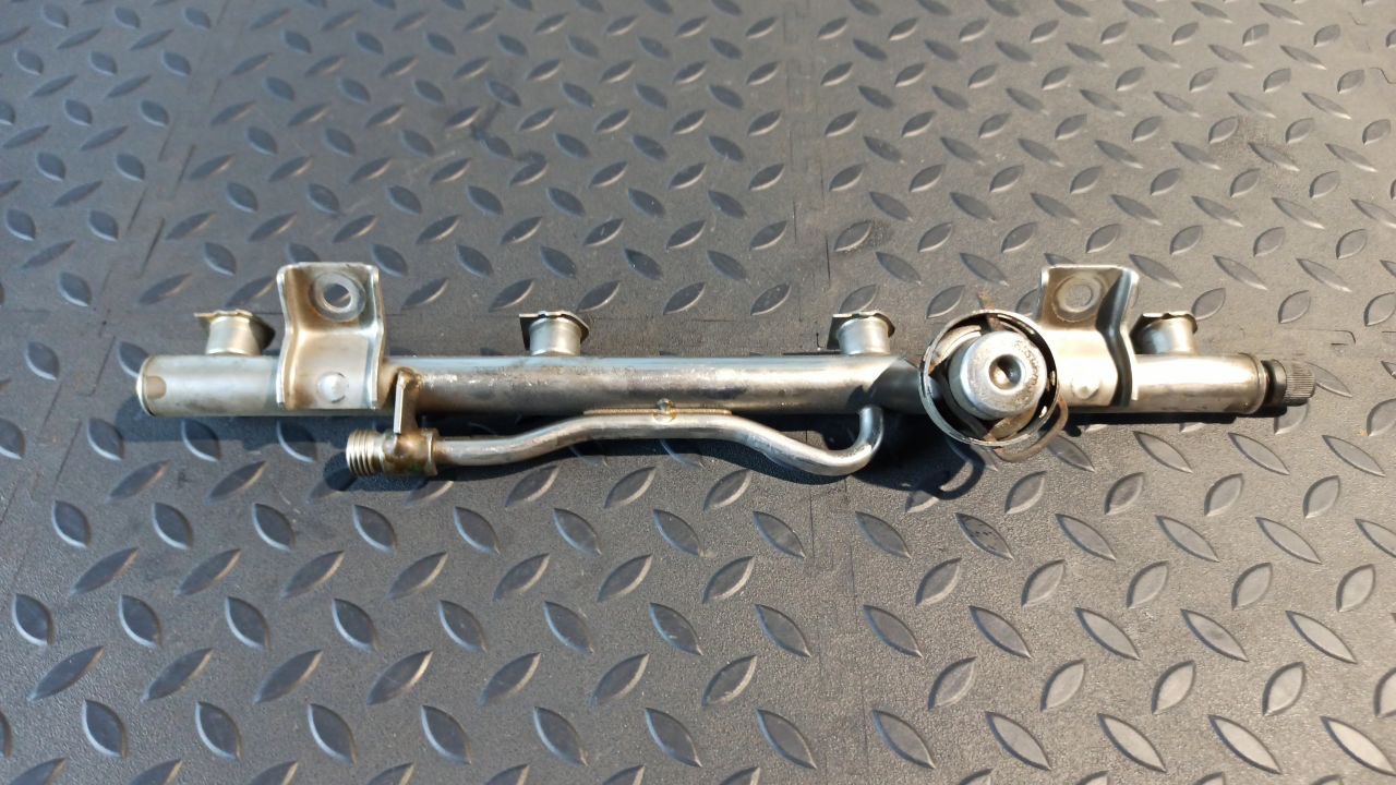 Рампа топливная Mercedes C/W203 2000-2008