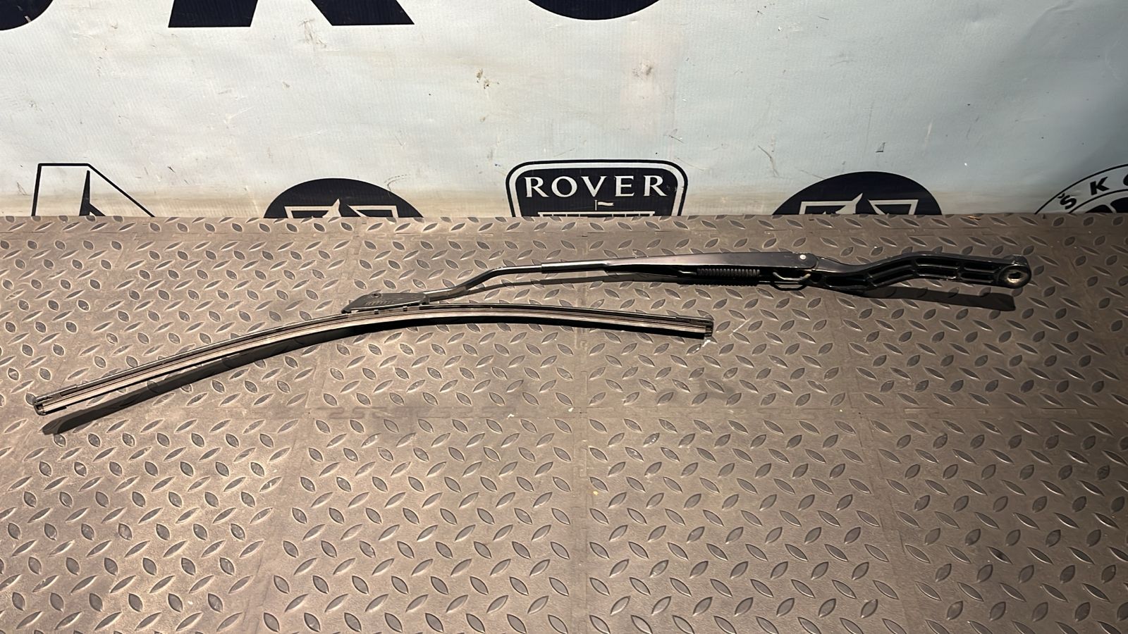 Поводок стеклоочистителя левый Opel Signum 2003-2008