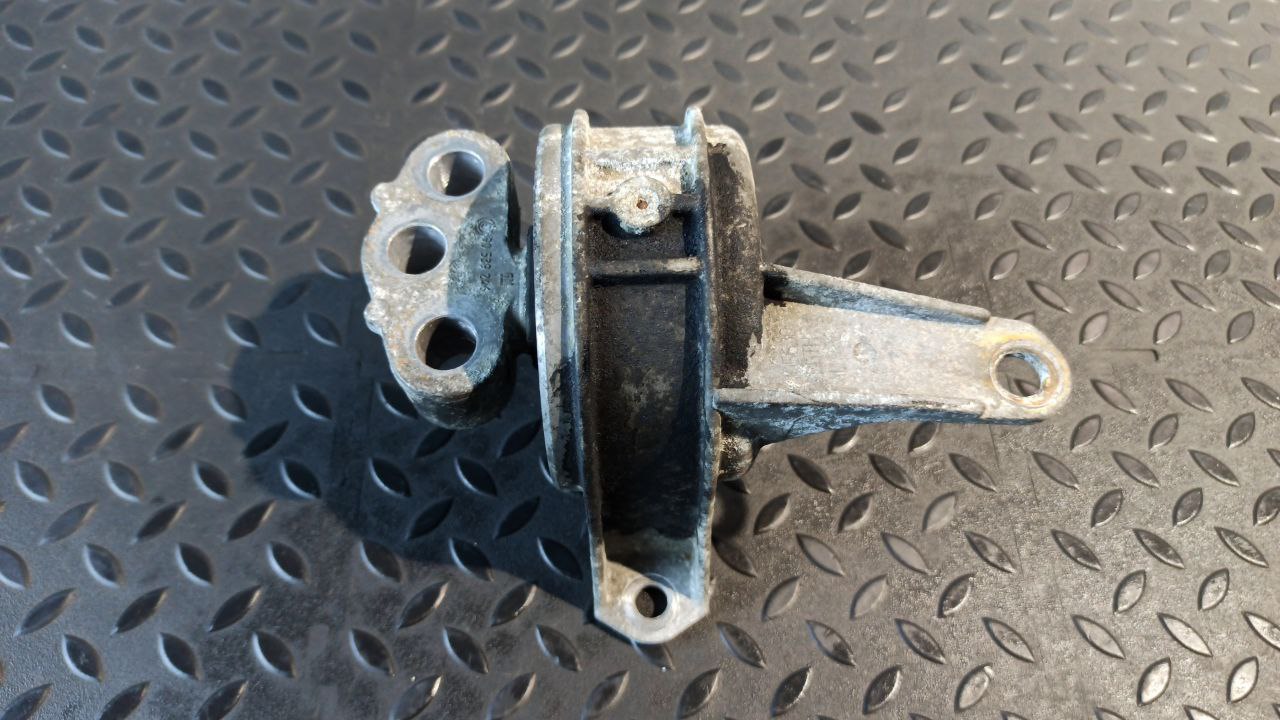 Опора двигателя Opel Zafira/B 2005-2014