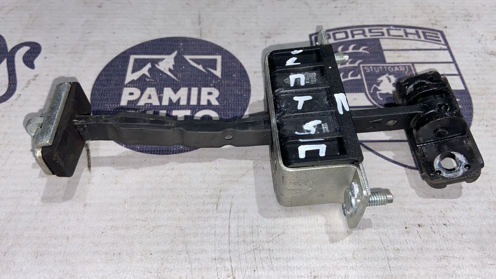 Ограничитель двери передний Mercedes E/W211 2002-2009