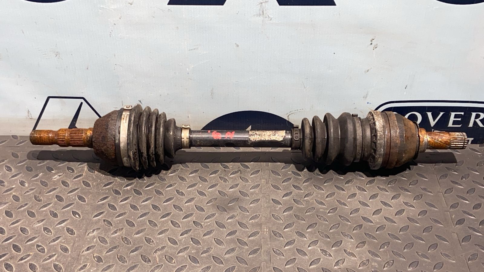 Полуось передняя левая Opel Astra/H 2004-2014