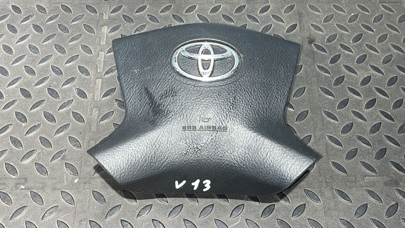 Подушка безопасности в руль Toyota Avensis/2 2003-2009