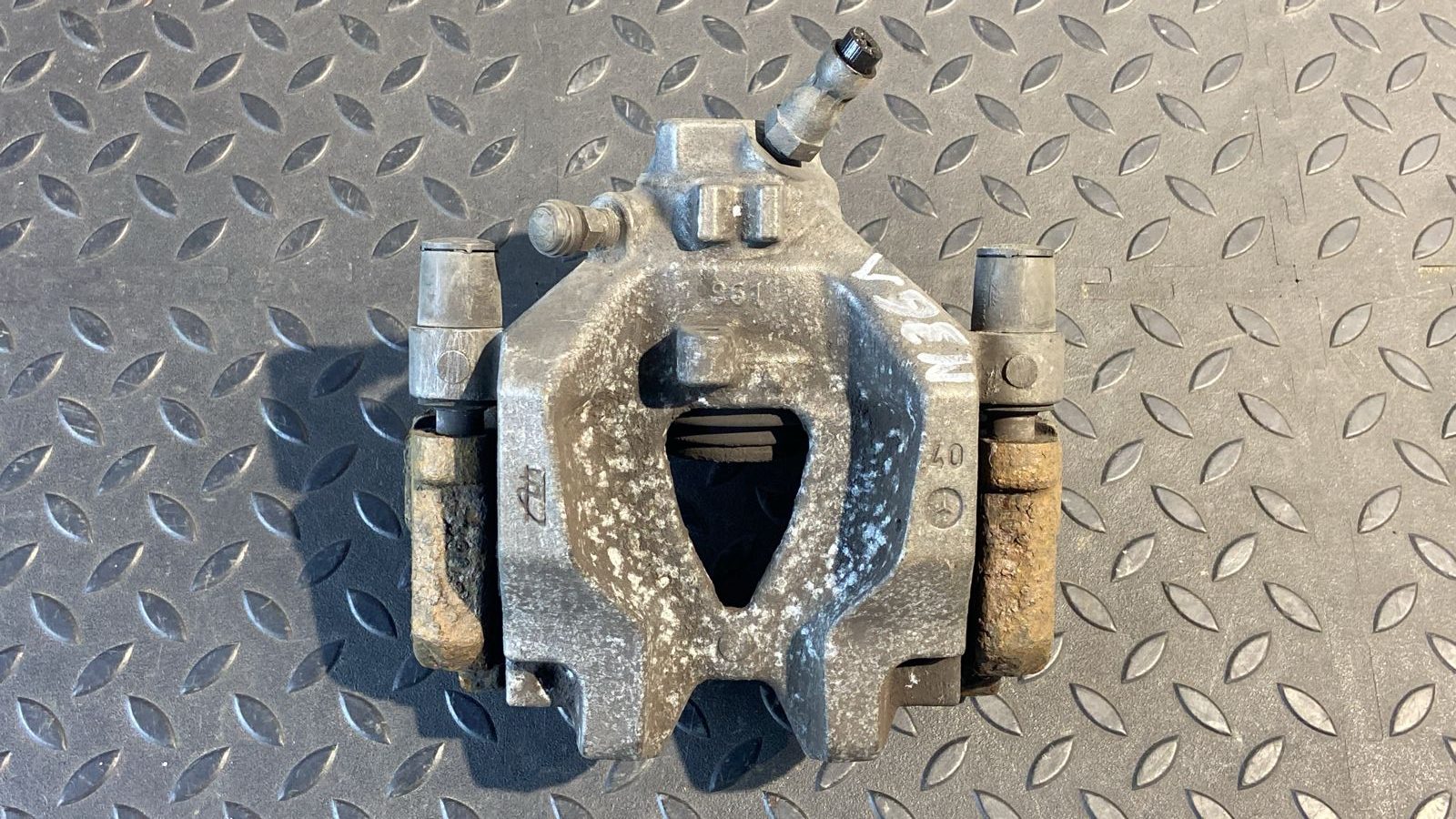 Суппорт задний левый Mercedes C/W204 2006-2015