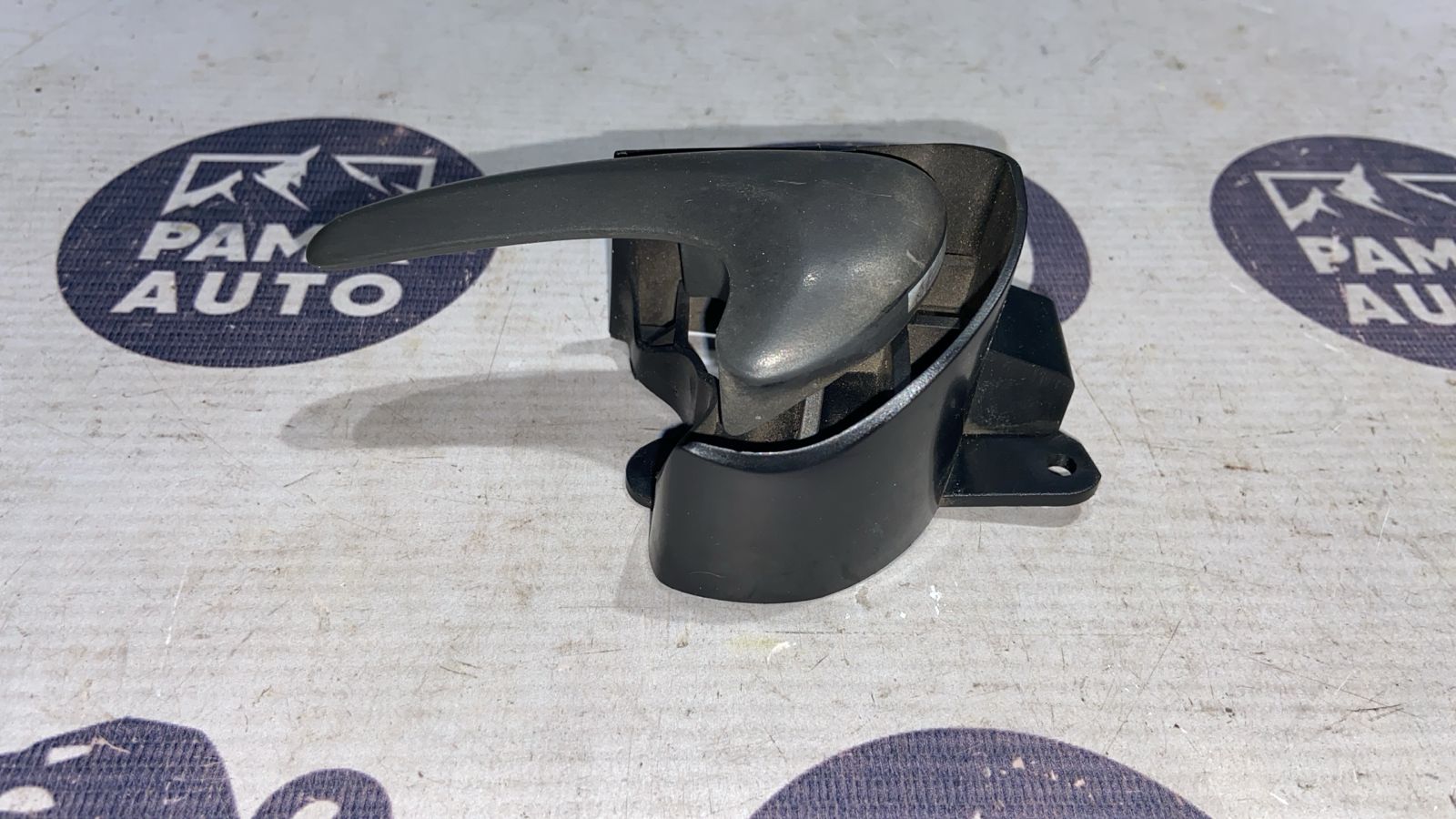 Ручка двери передняя левая Mercedes Sprinter/W901-W909 1995-н.в.