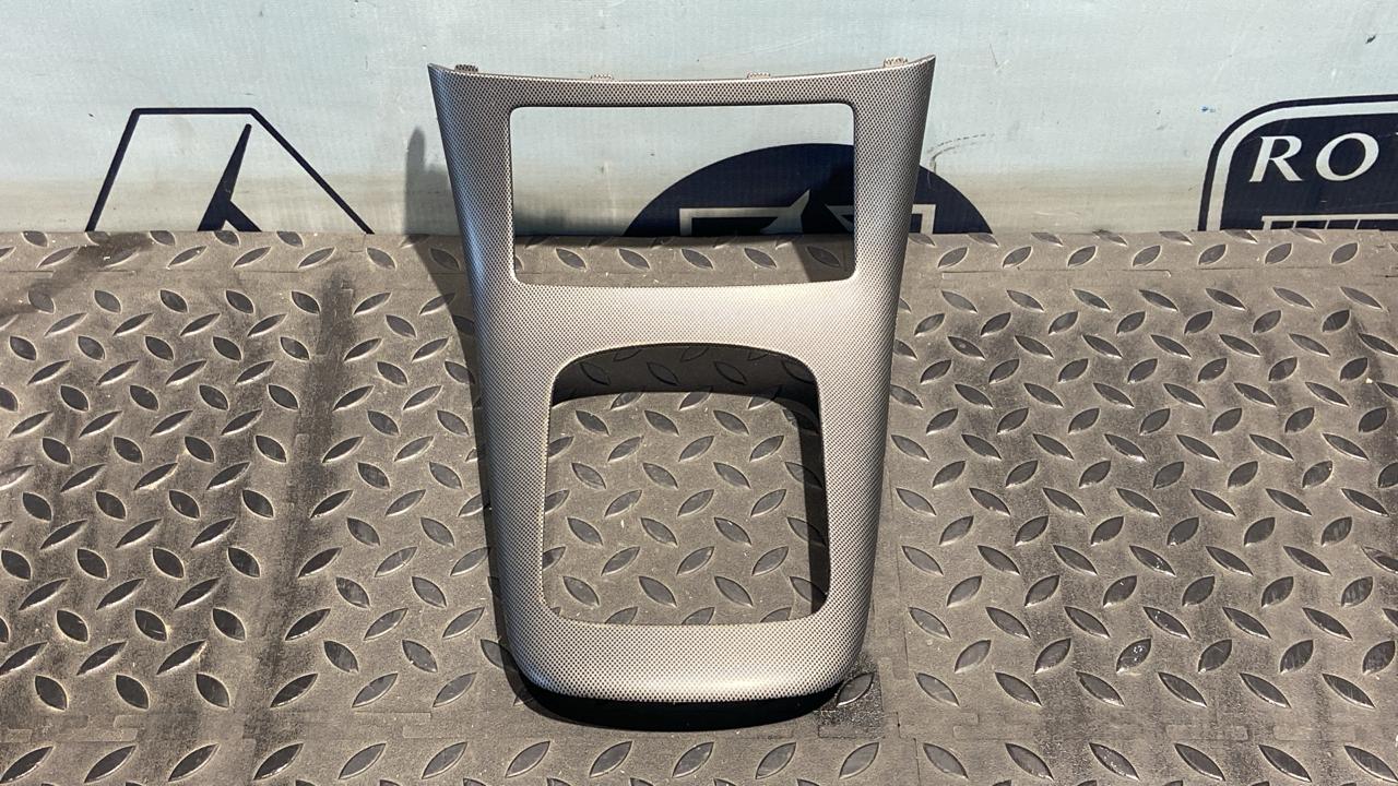 Накладка на кулису МКПП Toyota Avensis/2 2003-2009