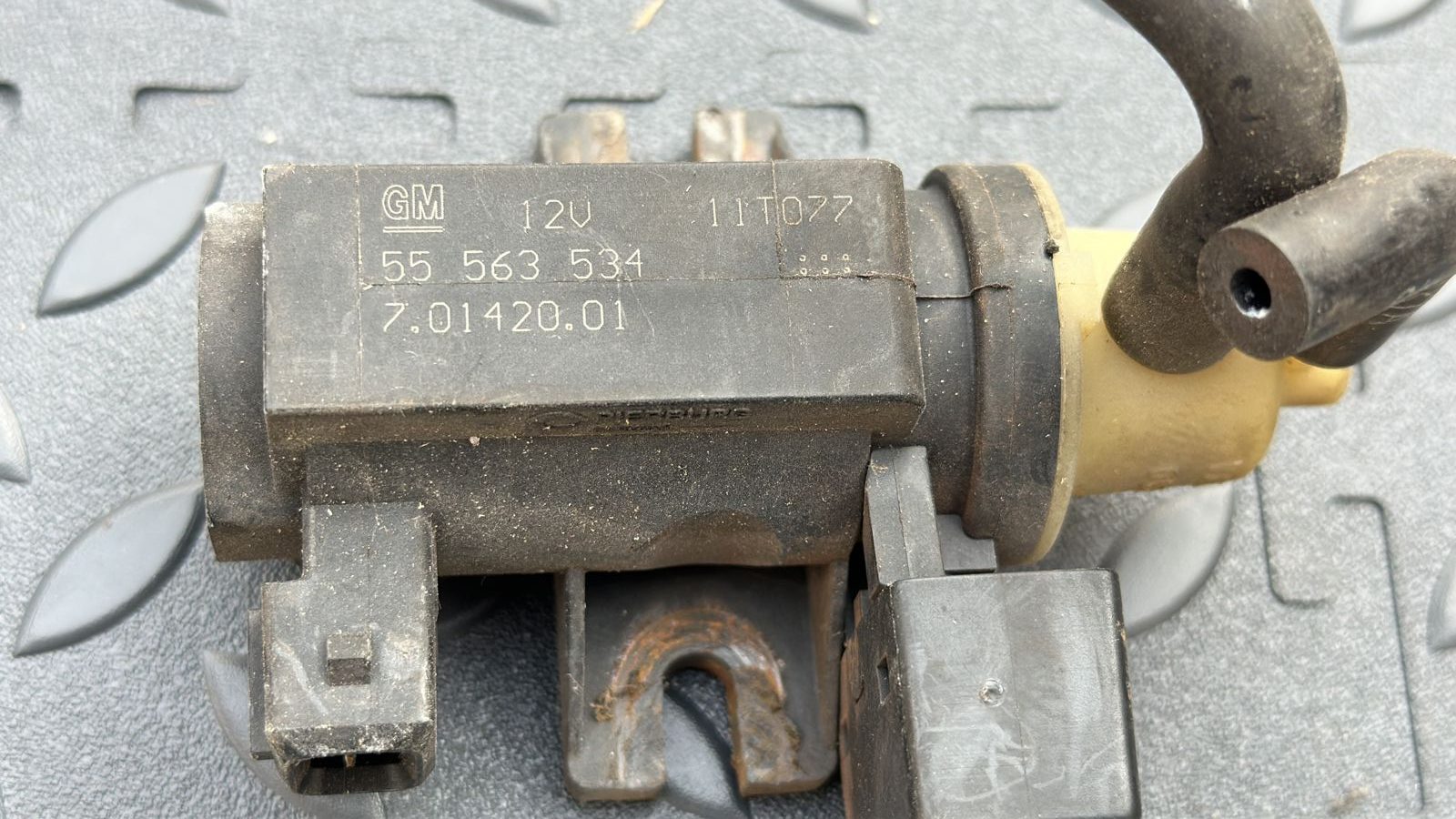 Клапан электромагнитный Opel Zafira/B 2005-2014