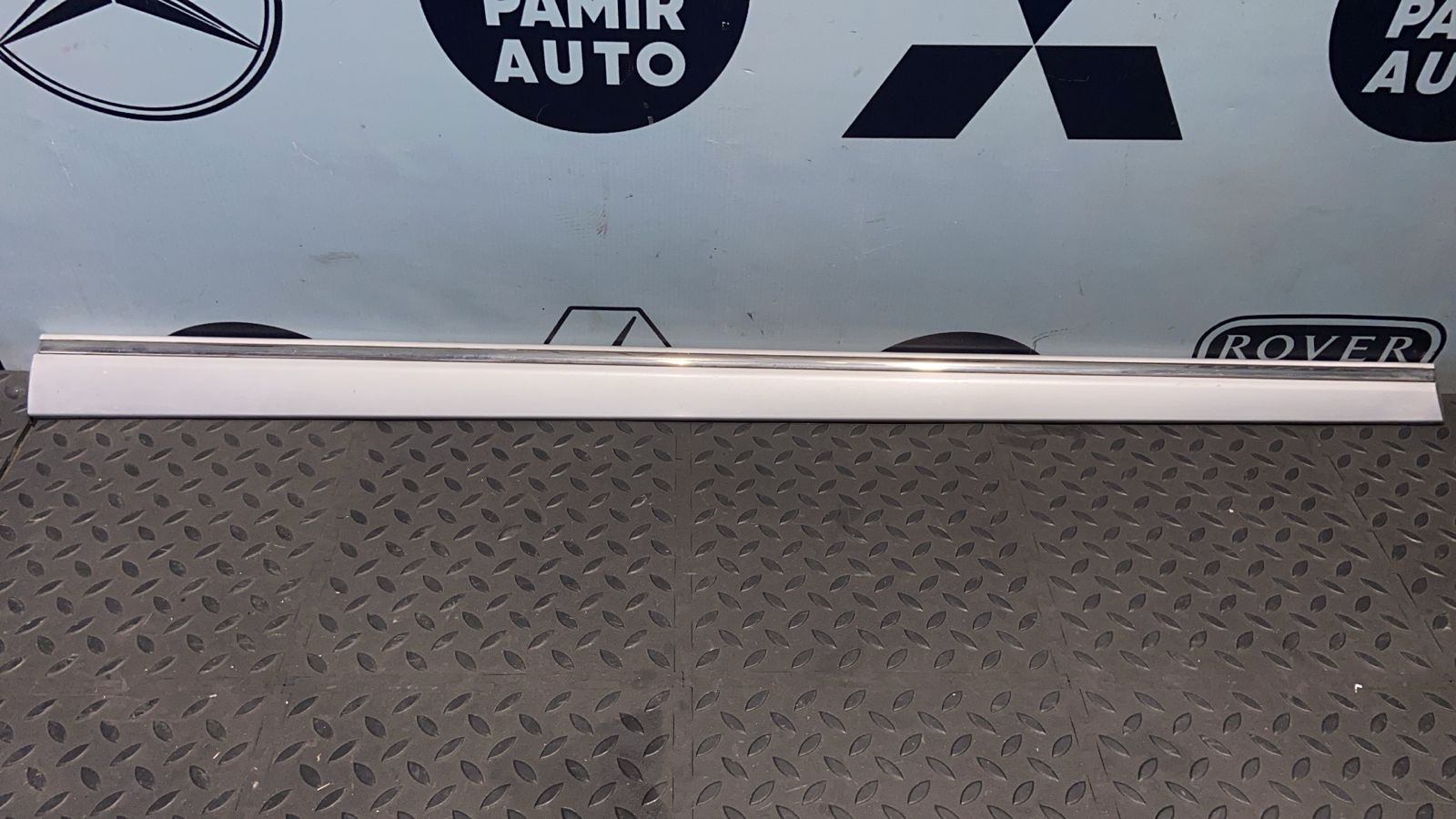 Молдинг двери передний правый Mercedes C/W203 2000-2008